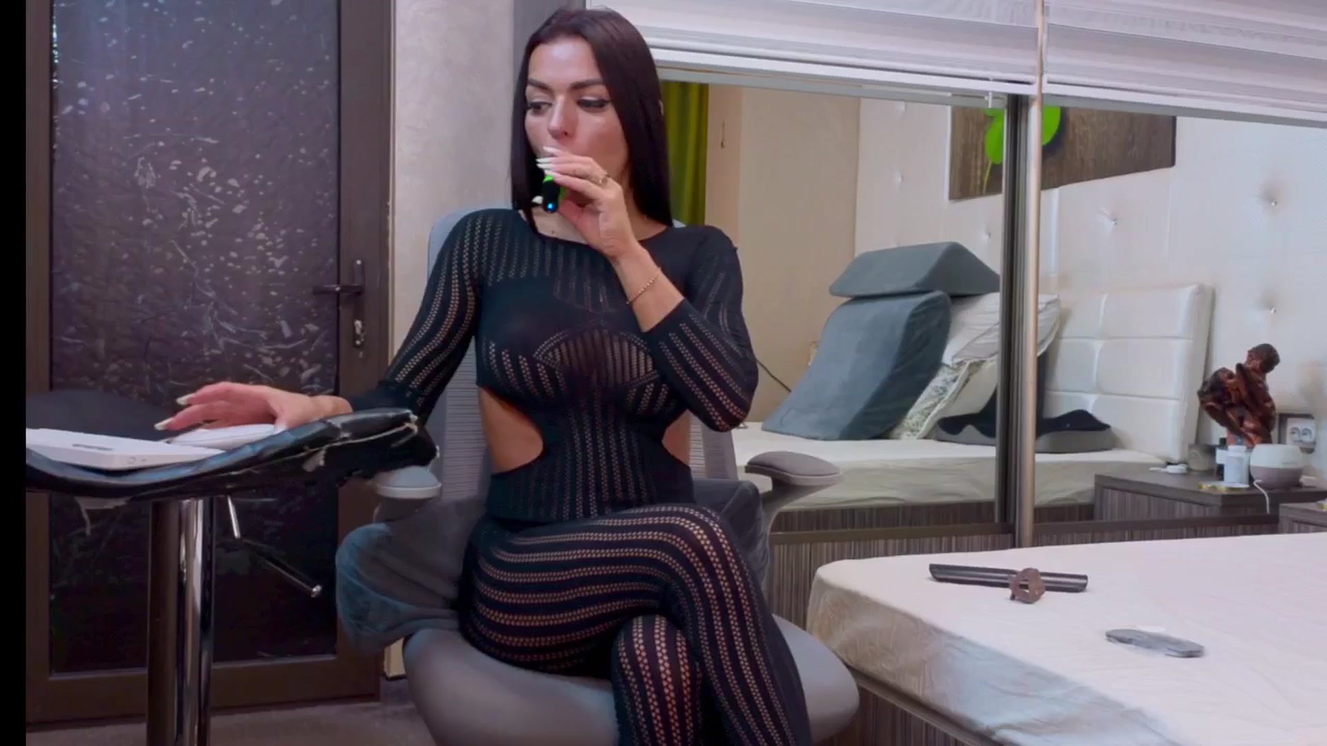 Gallery image thumbnail from Amazing_Ass1's myfreecams stream on, 12/17/2025, 21:52 image 18 of 20