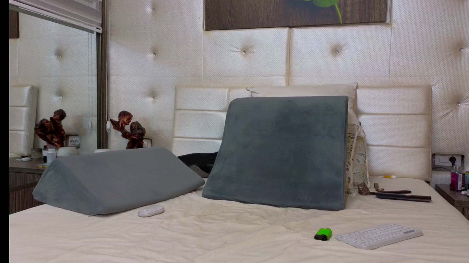 Gallery image thumbnail from Amazing_Ass1's myfreecams stream on, 12/18/2025, 01:55 image 6 of 20