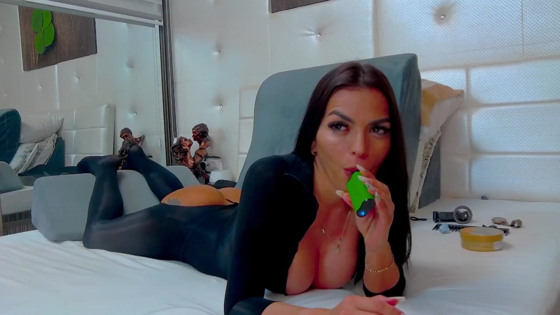 Gallery image thumbnail from Amazing_Ass1's myfreecams stream on, 01/13/2026, 24:24 image 14 of 20