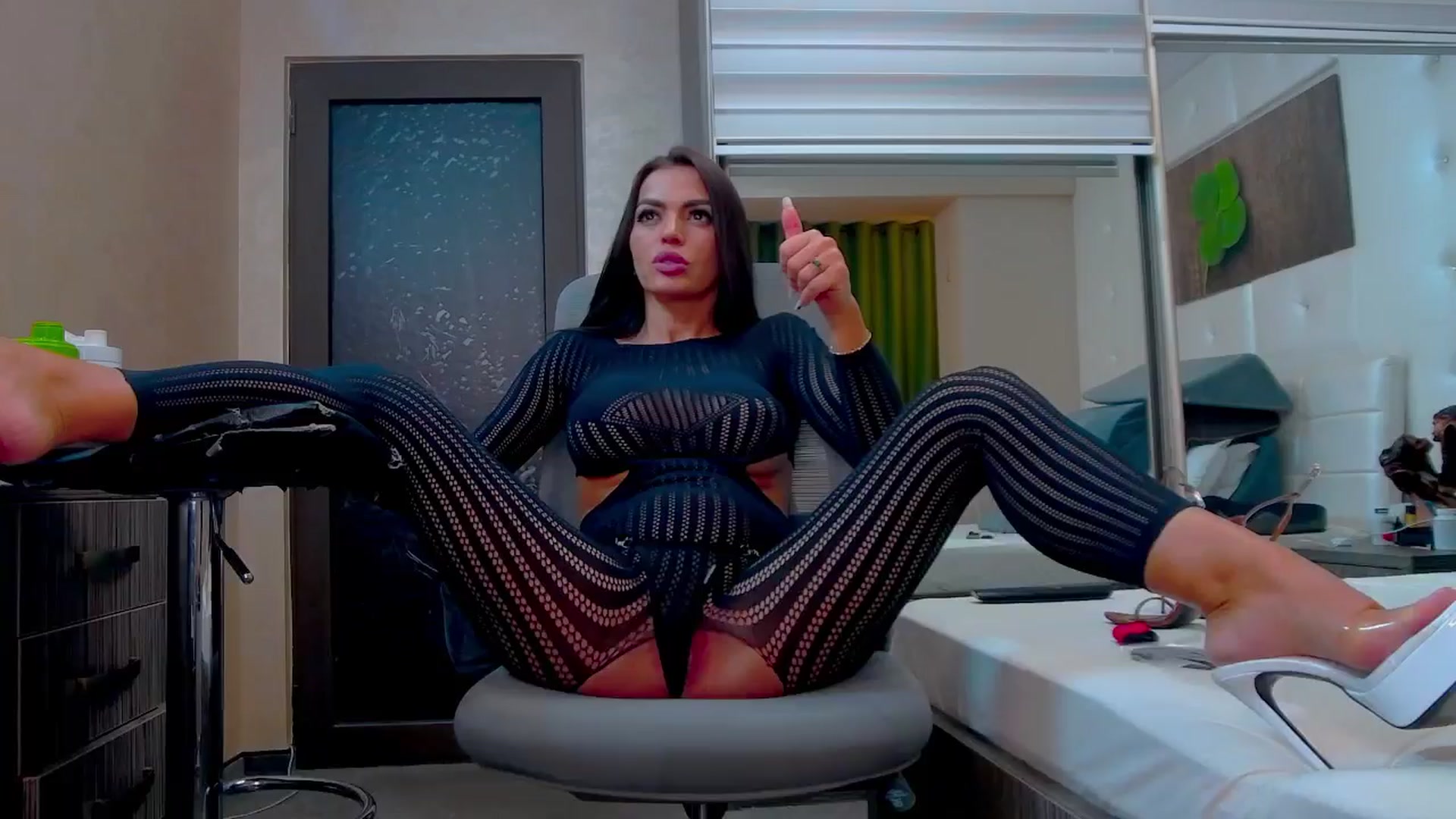 Gallery image thumbnail from Amazing_Ass1's myfreecams stream on, 01/21/2026, 24:27 image 15 of 20