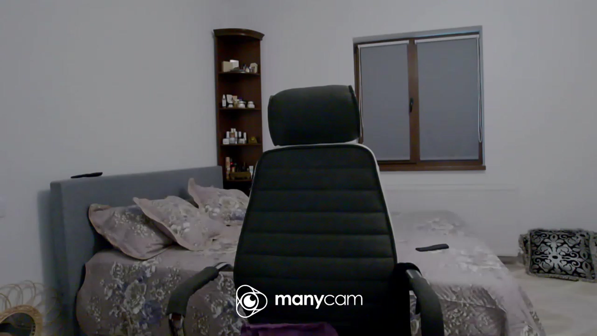 Gallery image thumbnail from Amazingbody's myfreecams stream on, 03/30/2023, 16:26 image 18 of 20