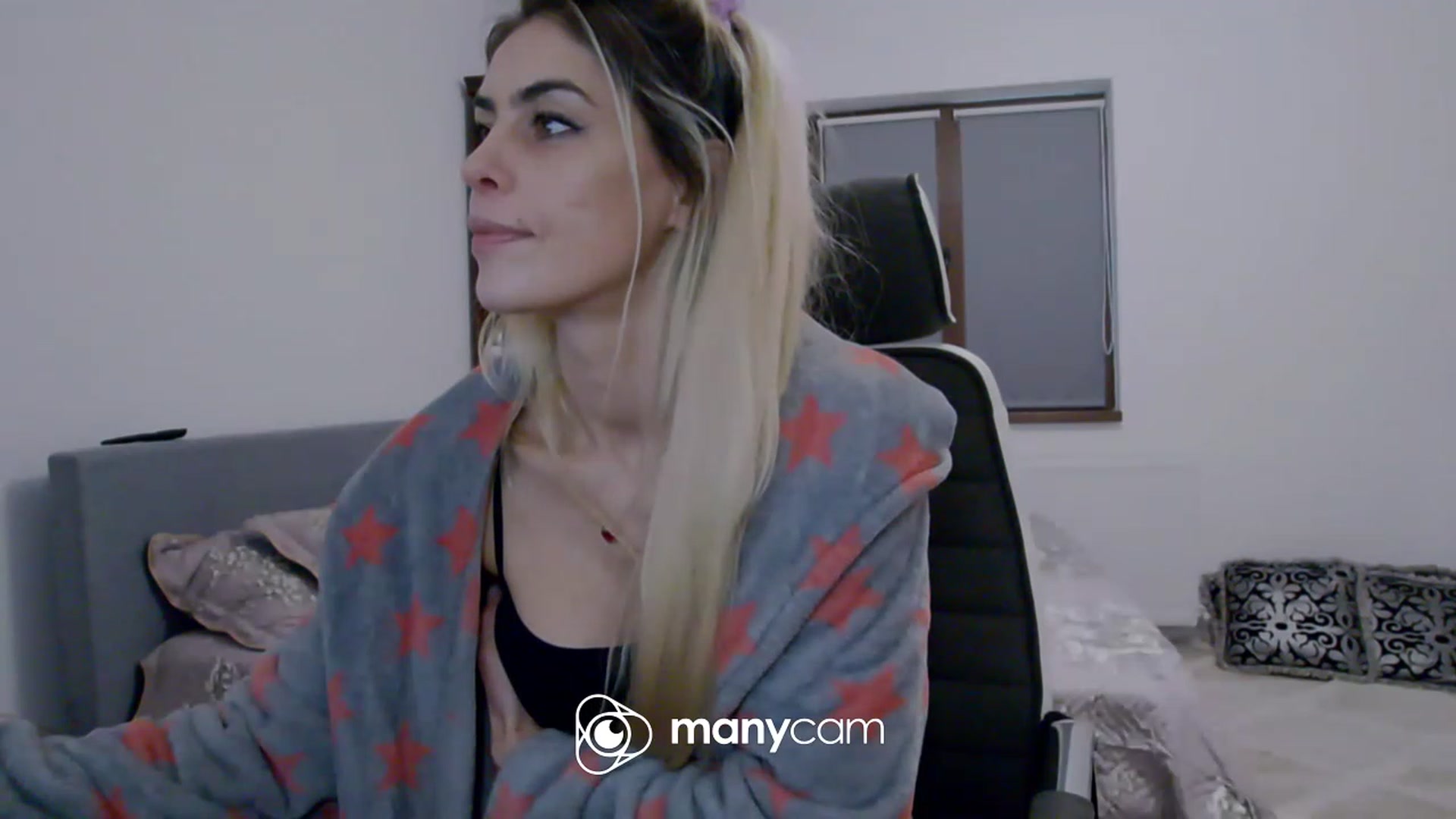 Gallery image thumbnail from Amazingbody's myfreecams stream on, 04/01/2023, 16:17 image 7 of 20