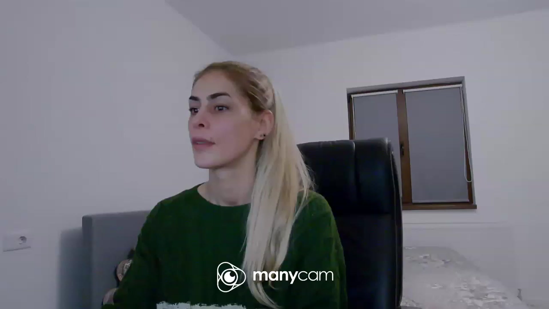 Gallery image thumbnail from Amazingbody's myfreecams stream on, 04/26/2023, 20:51 image 20 of 20