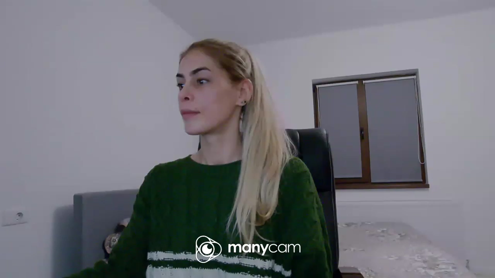 Gallery image thumbnail from Amazingbody's myfreecams stream on, 04/26/2023, 20:51 image 17 of 20