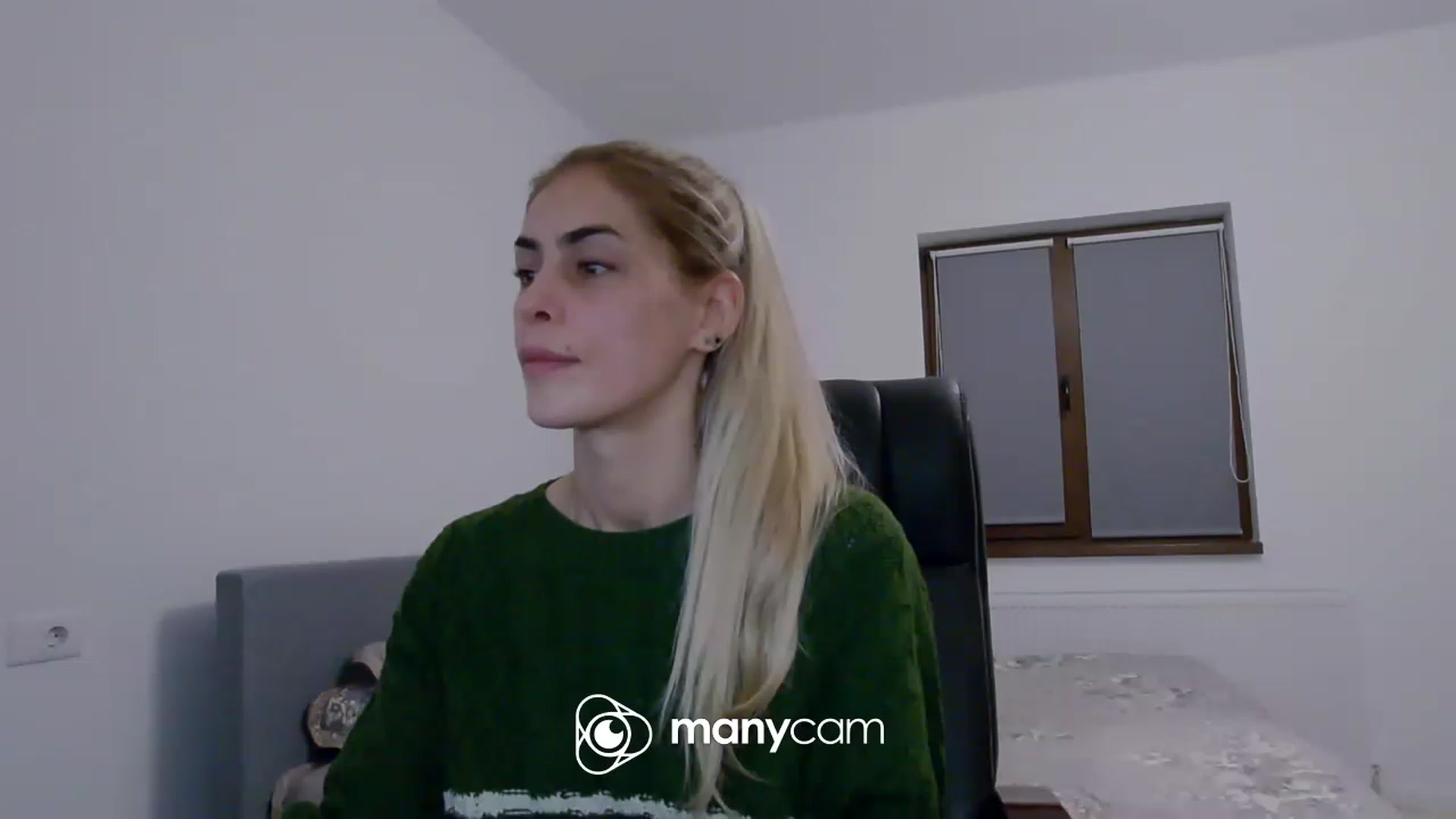 Gallery image thumbnail from Amazingbody's myfreecams stream on, 04/26/2023, 20:51 image 18 of 20