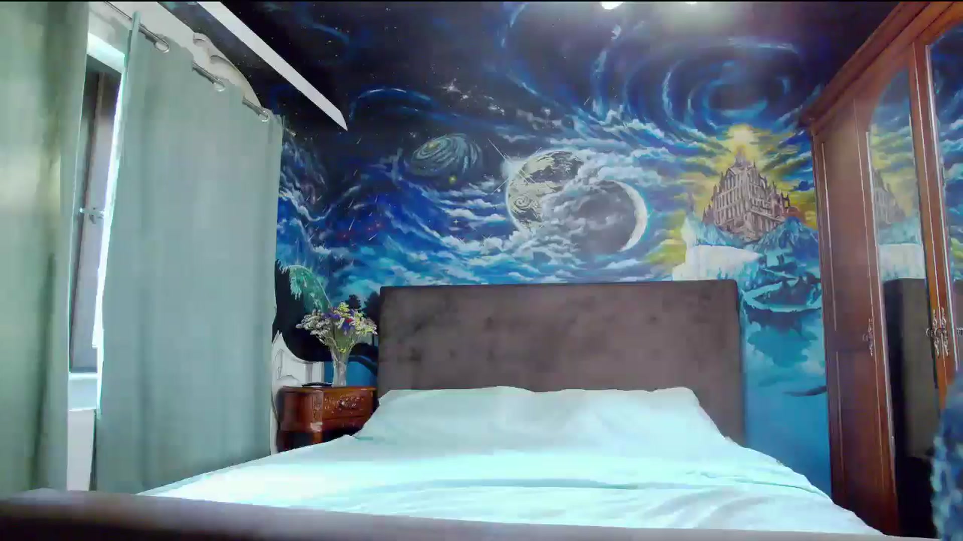 Gallery image thumbnail from Amazingbody's myfreecams stream on, 08/27/2025, 16:33 image 12 of 20