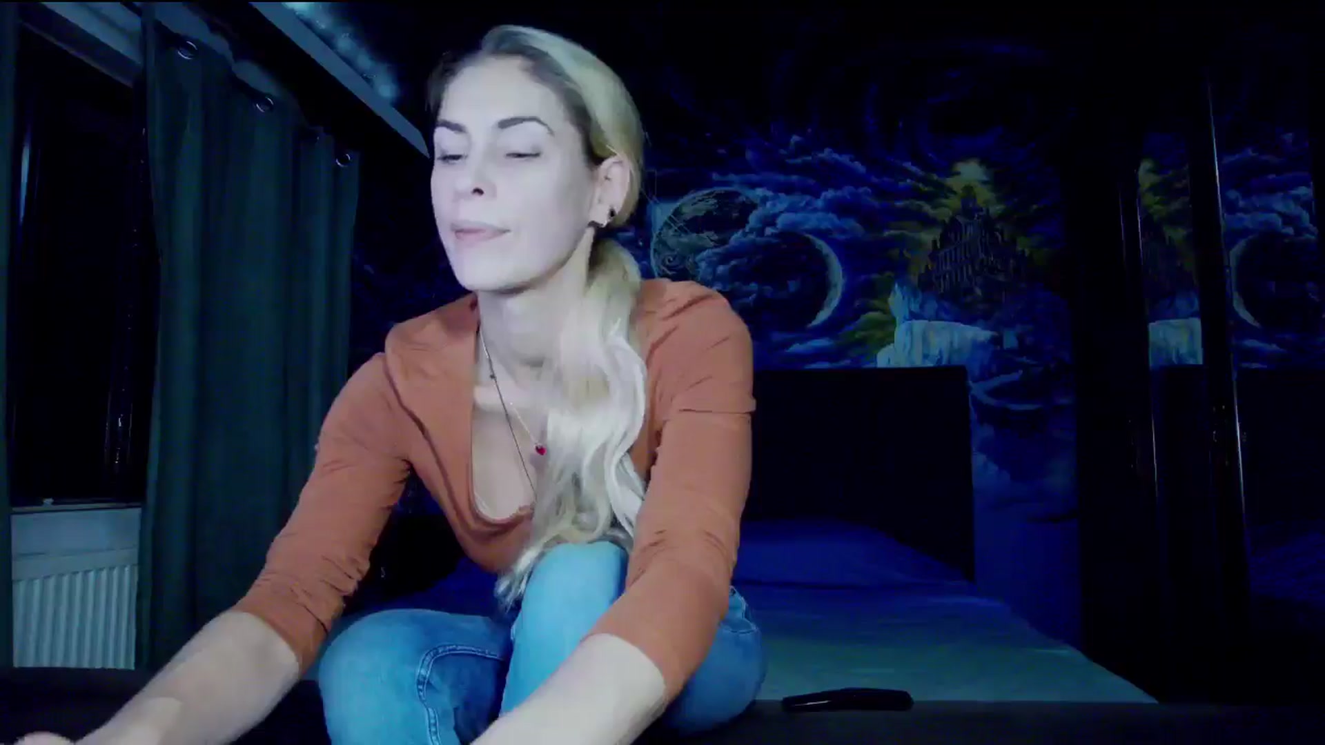Gallery image thumbnail from Amazingbody's myfreecams stream on, 09/18/2025, 18:03 image 20 of 20