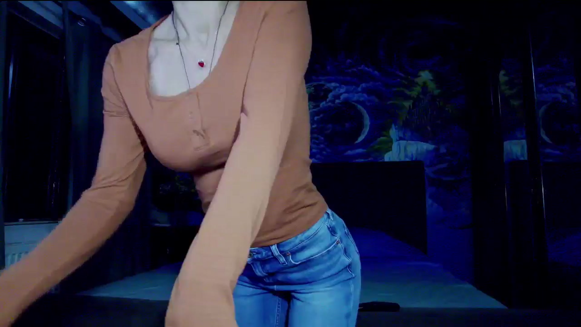 Gallery image thumbnail from Amazingbody's myfreecams stream on, 09/18/2025, 18:03 image 16 of 20