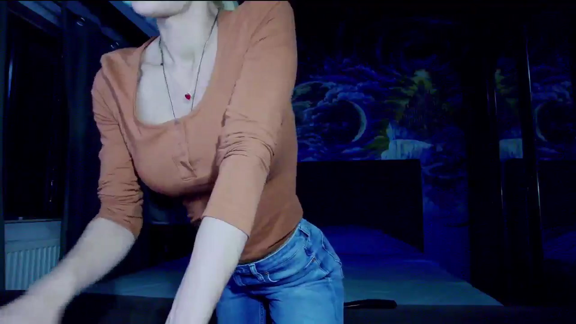 Gallery image thumbnail from Amazingbody's myfreecams stream on, 09/18/2025, 18:03 image 19 of 20