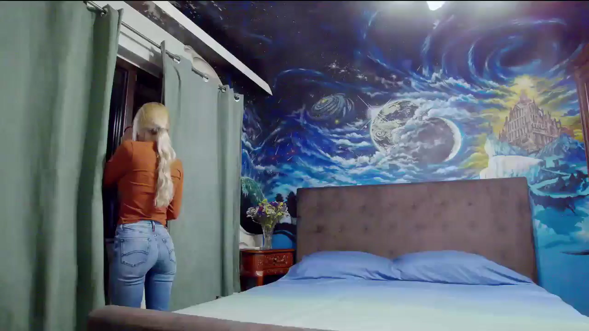 Gallery image thumbnail from Amazingbody's myfreecams stream on, 09/18/2025, 18:03 image 10 of 20