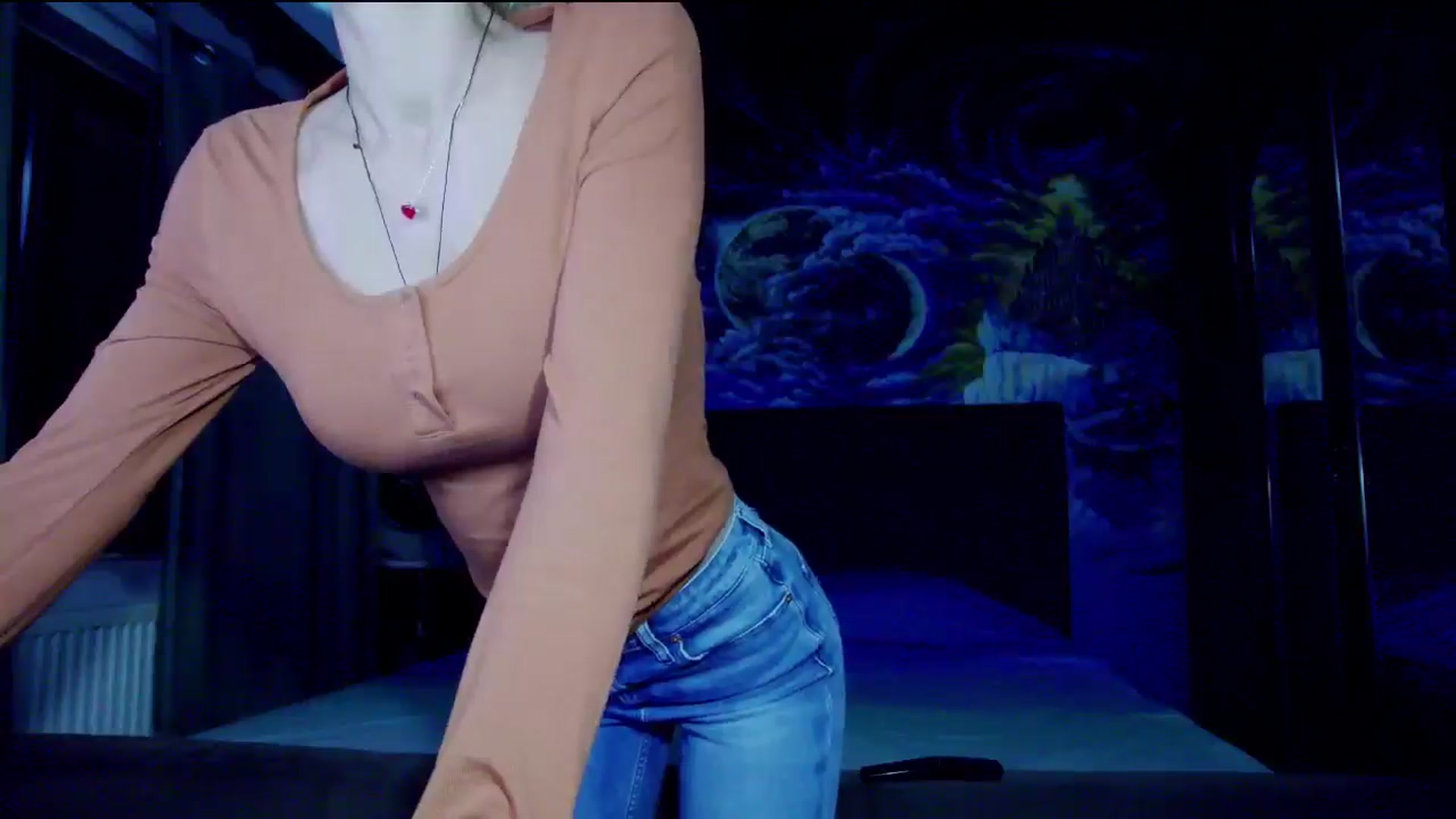 Gallery image thumbnail from Amazingbody's myfreecams stream on, 09/18/2025, 18:03 image 17 of 20