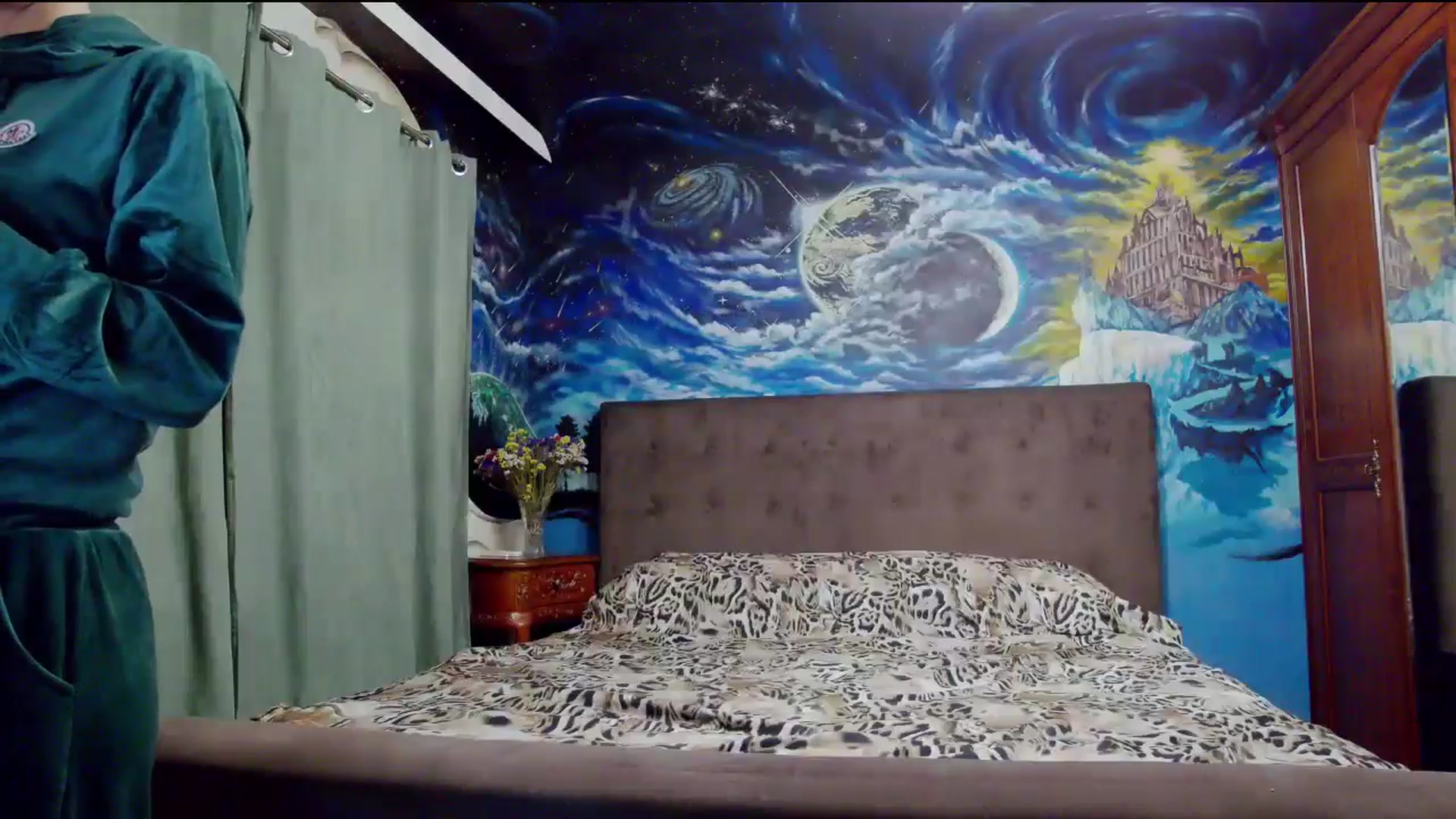Gallery image thumbnail from Amazingbody's myfreecams stream on, 10/04/2025, 16:58 image 6 of 20