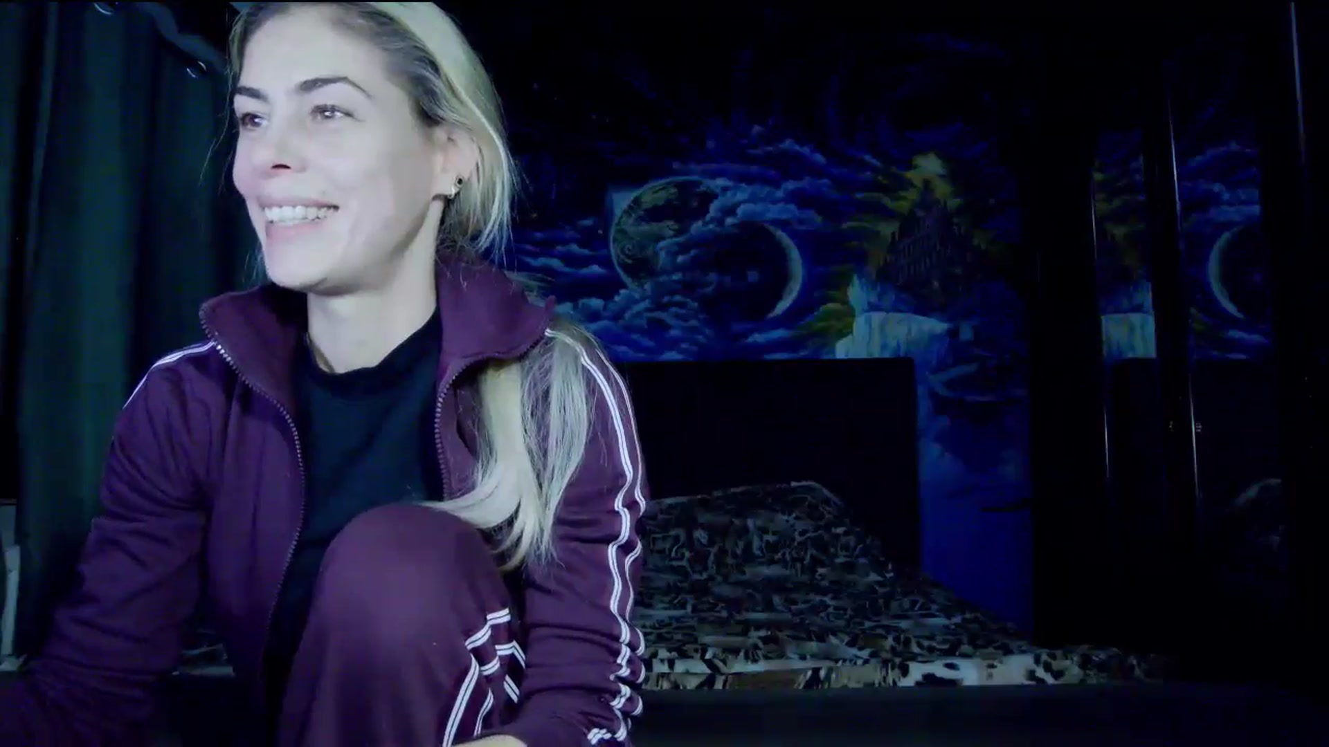 Gallery image thumbnail from Amazingbody's myfreecams stream on, 10/11/2025, 19:08 image 19 of 20
