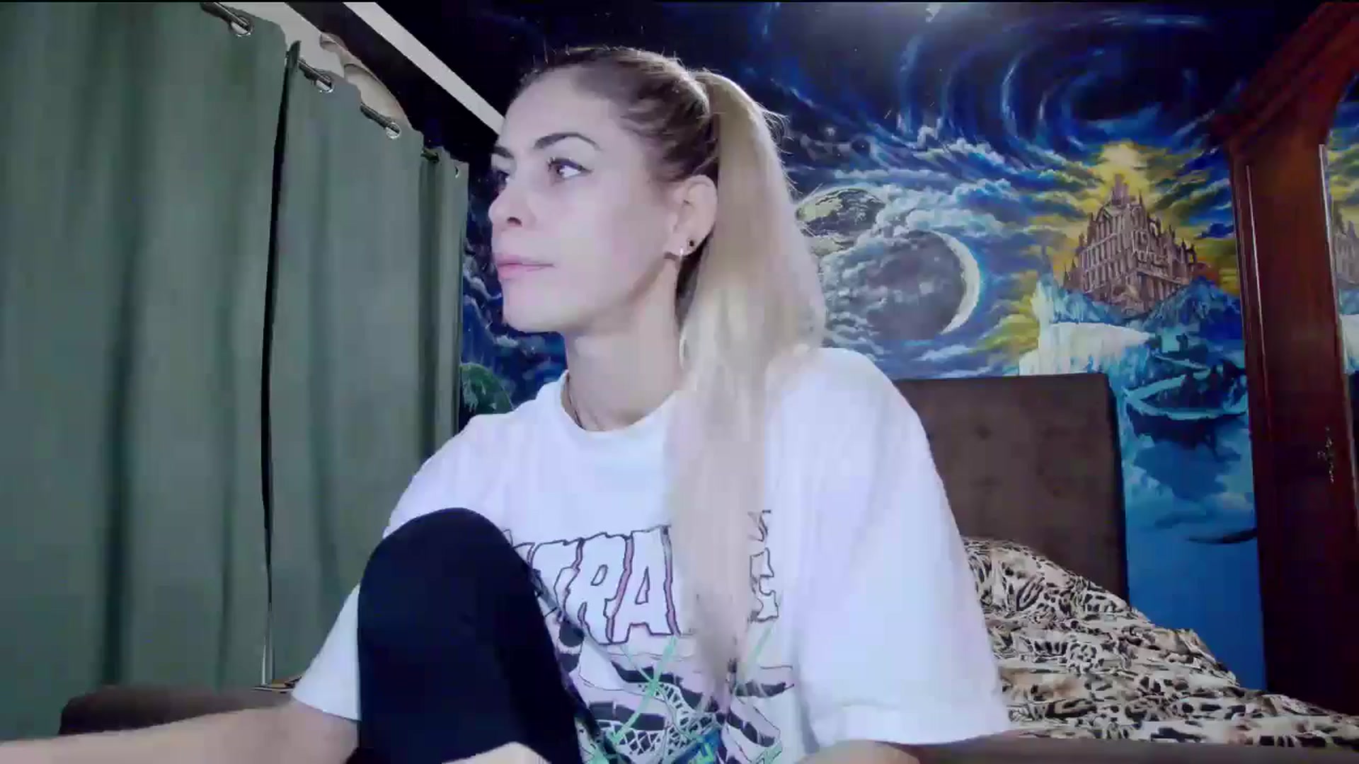 Gallery image thumbnail from Amazingbody's myfreecams stream on, 10/14/2025, 18:35 image 16 of 20