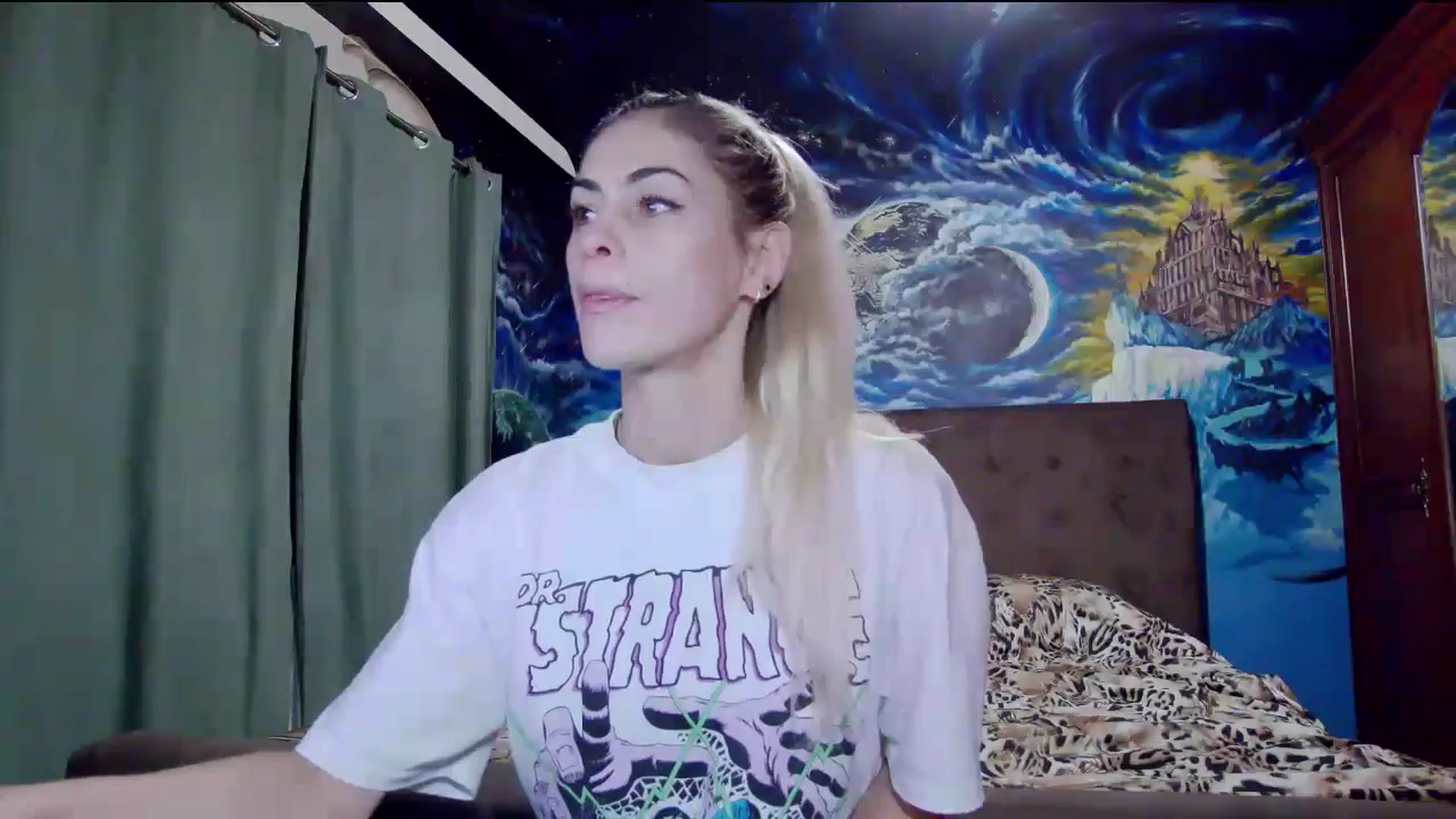 Gallery image thumbnail from Amazingbody's myfreecams stream on, 10/14/2025, 18:35 image 19 of 20