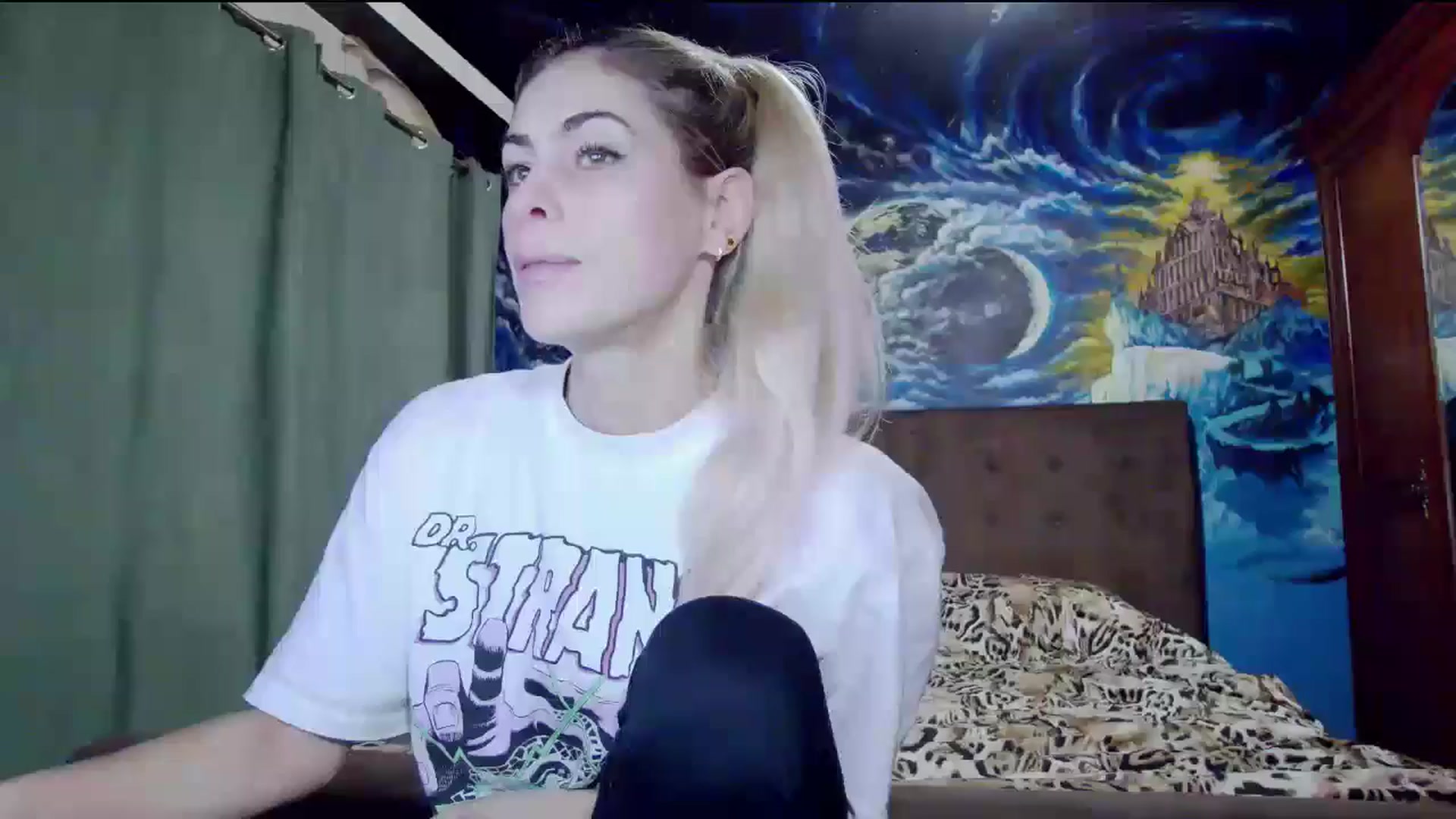 Gallery image thumbnail from Amazingbody's myfreecams stream on, 10/14/2025, 18:35 image 6 of 20