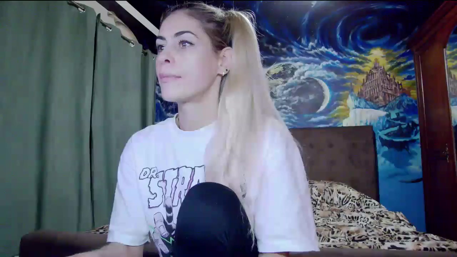 Gallery image thumbnail from Amazingbody's myfreecams stream on, 10/14/2025, 18:35 image 8 of 20