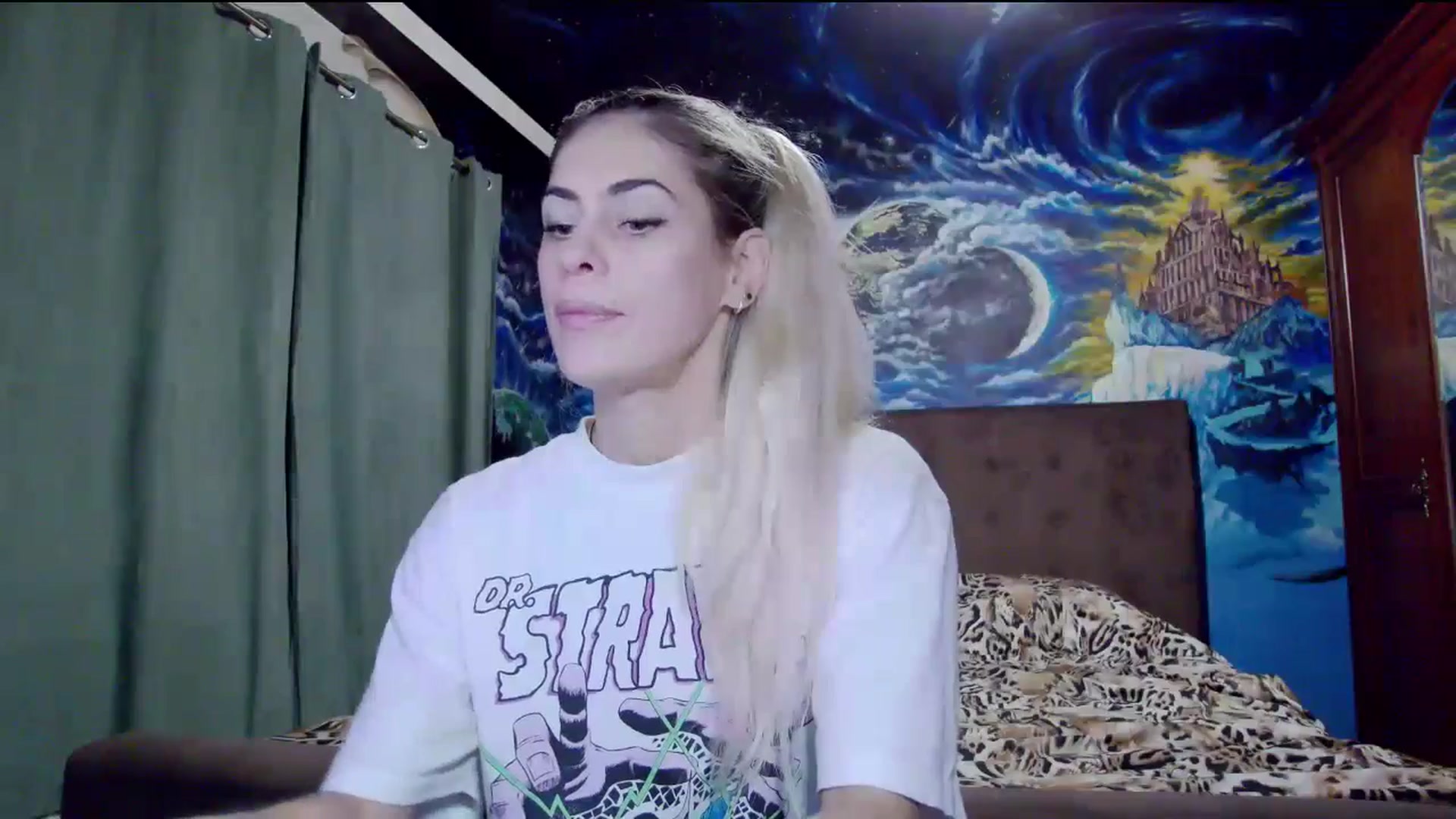Gallery image thumbnail from Amazingbody's myfreecams stream on, 10/14/2025, 18:35 image 10 of 20