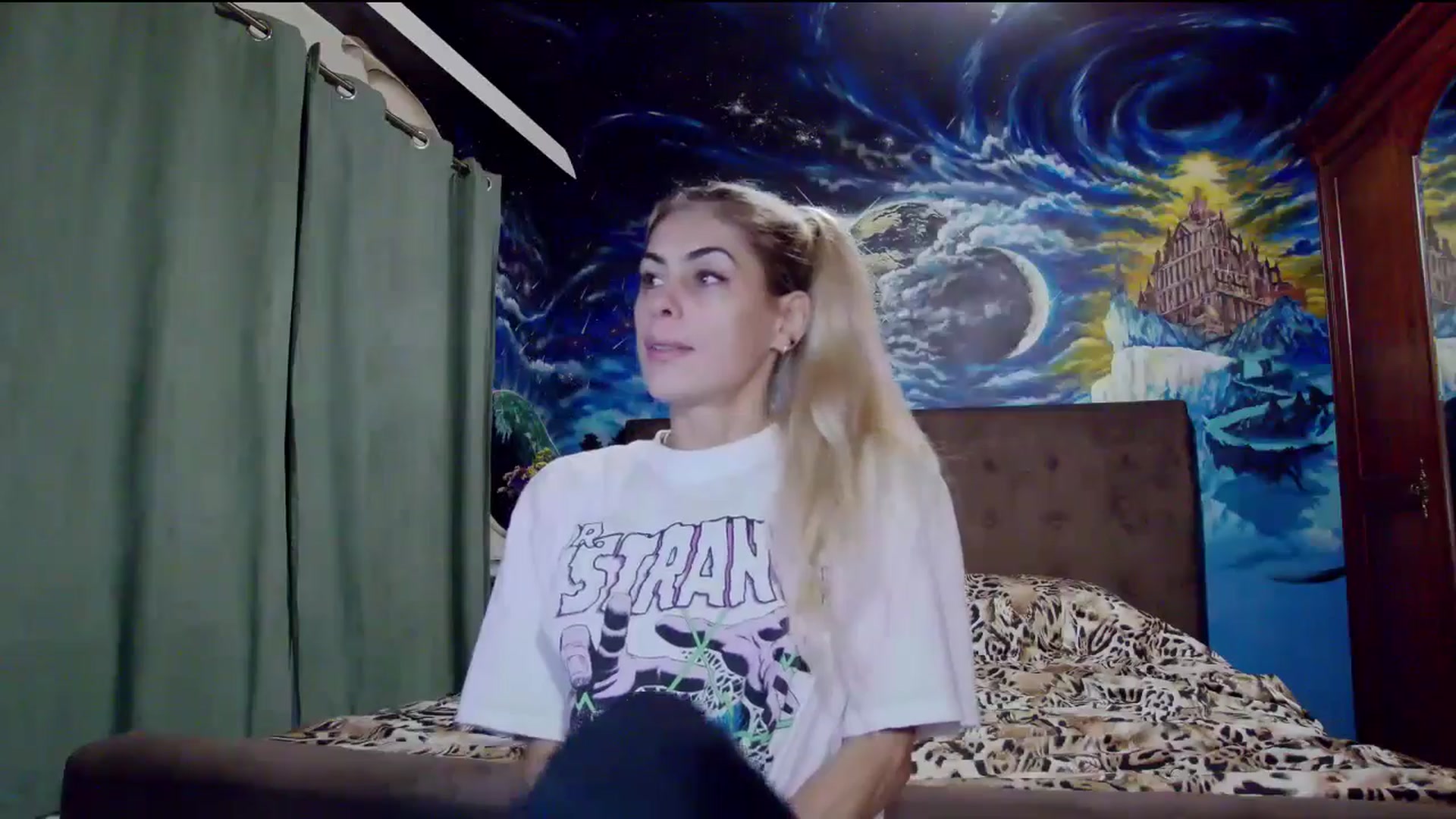 Gallery image thumbnail from Amazingbody's myfreecams stream on, 10/14/2025, 18:35 image 7 of 20