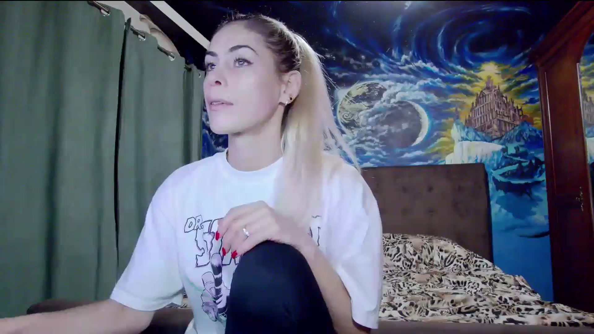 Gallery image thumbnail from Amazingbody's myfreecams stream on, 10/14/2025, 18:35 image 18 of 20