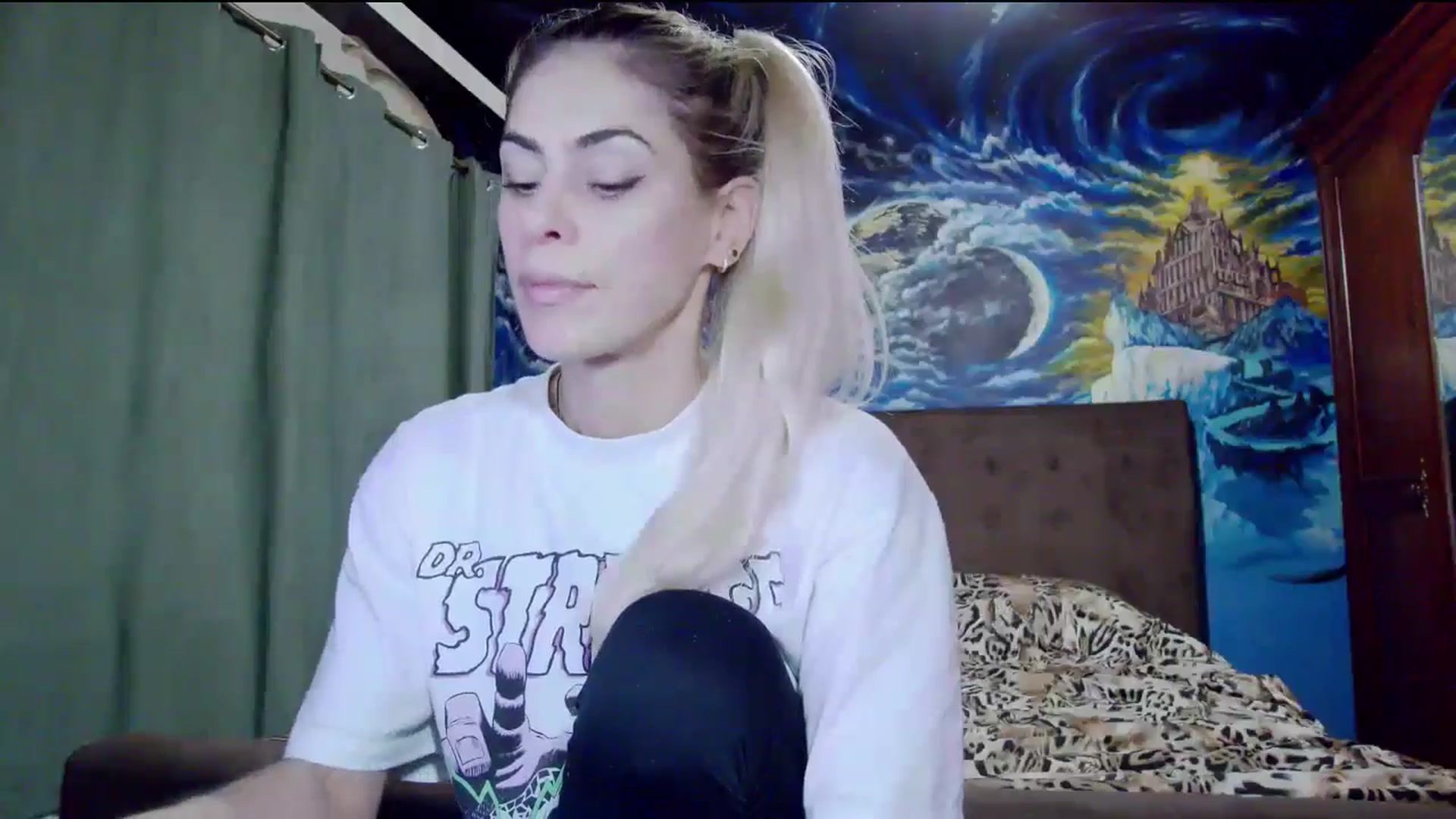 Gallery image thumbnail from Amazingbody's myfreecams stream on, 10/14/2025, 18:35 image 4 of 20