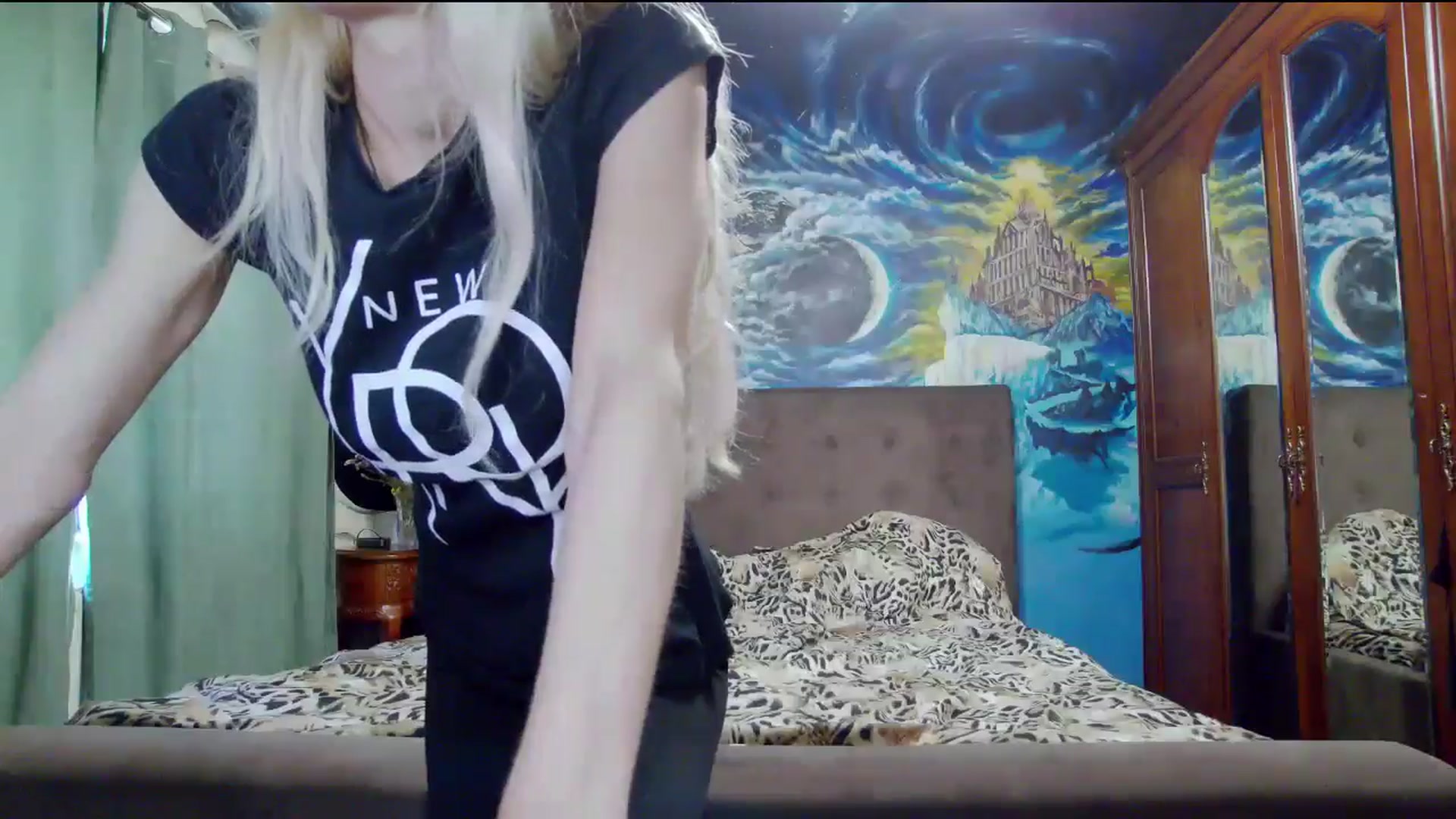 Gallery image thumbnail from Amazingbody's myfreecams stream on, 10/17/2025, 12:10 image 13 of 20