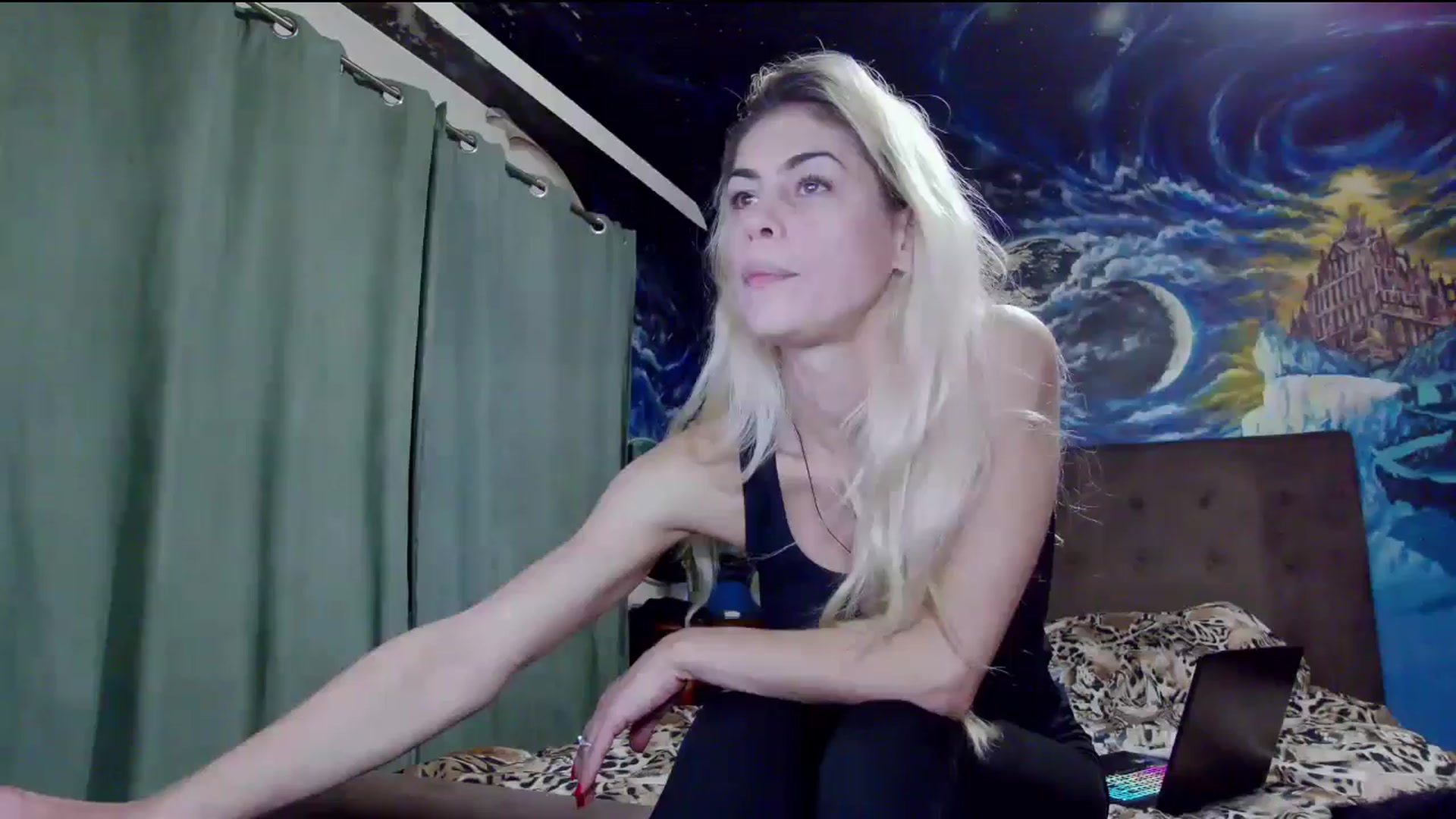 Gallery image thumbnail from Amazingbody's myfreecams stream on, 10/17/2025, 17:53 image 7 of 20