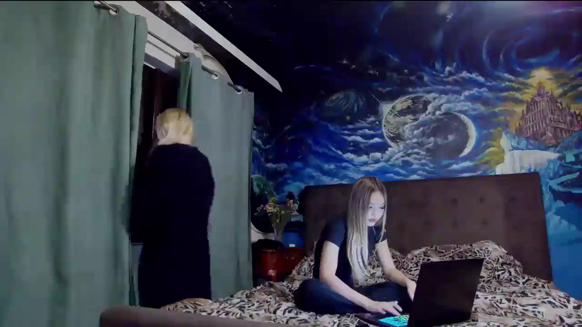 Gallery image thumbnail from Amazingbody's myfreecams stream on, 10/17/2025, 17:53 image 3 of 20
