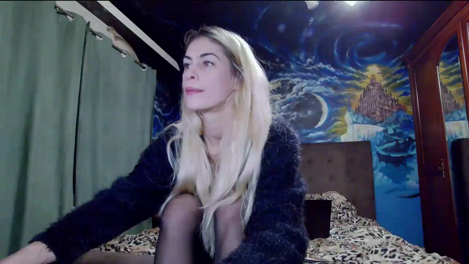 Gallery image thumbnail from Amazingbody's myfreecams stream on, 10/17/2025, 20:36 image 6 of 20