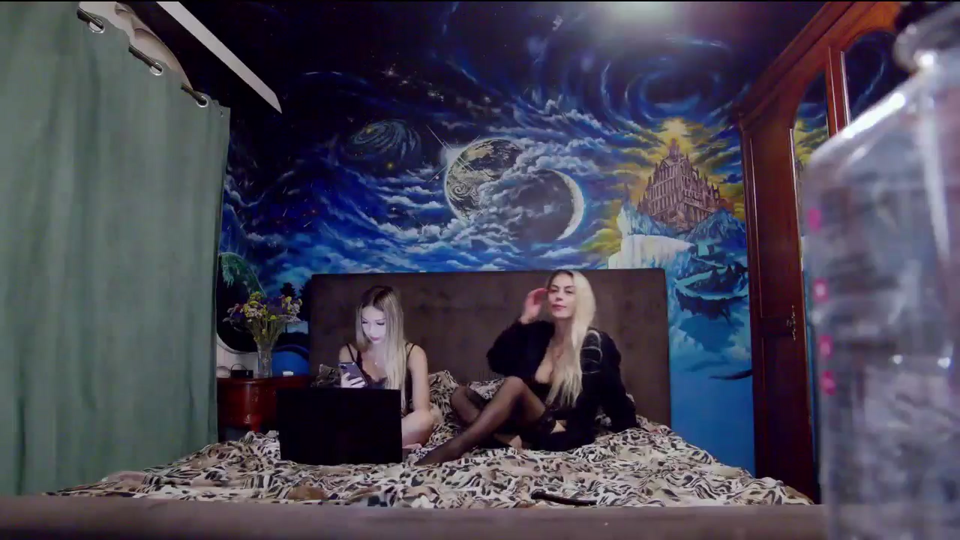 Gallery image thumbnail from Amazingbody's myfreecams stream on, 10/17/2025, 20:36 image 15 of 20