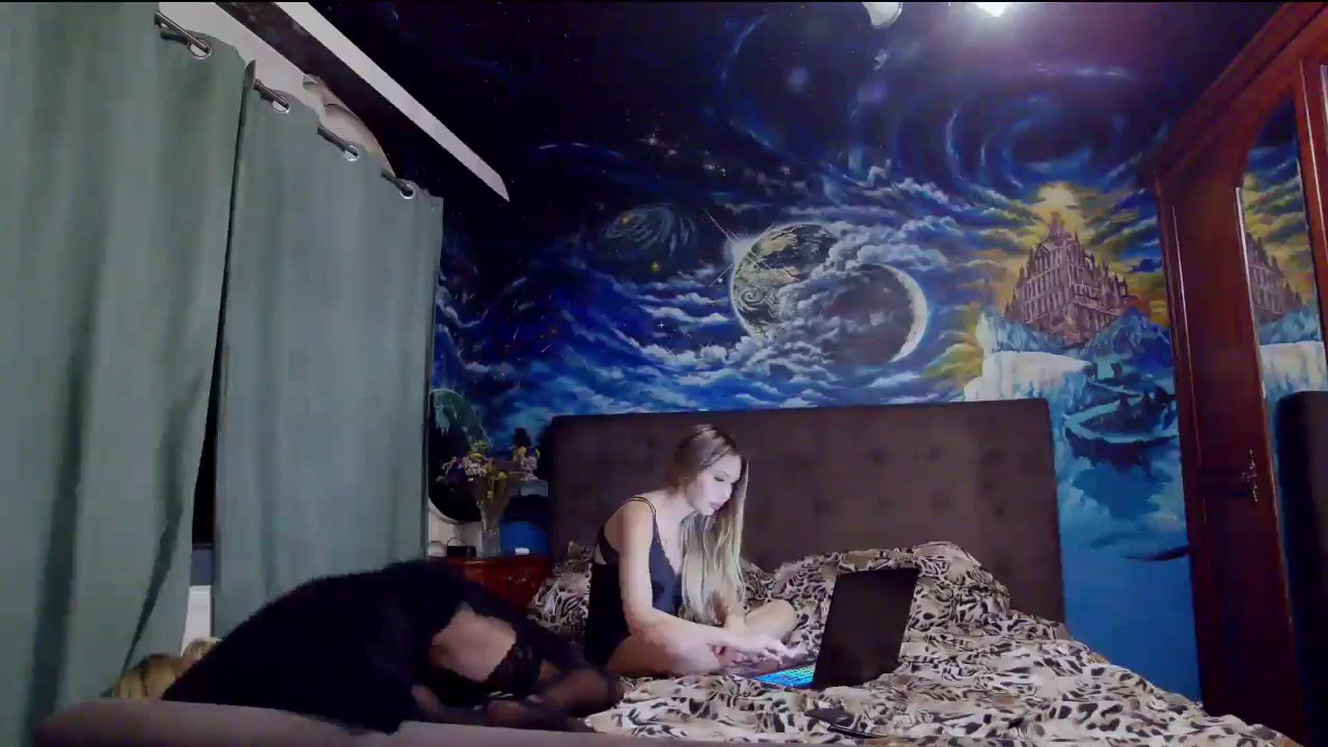 Gallery image thumbnail from Amazingbody's myfreecams stream on, 10/17/2025, 20:36 image 5 of 20