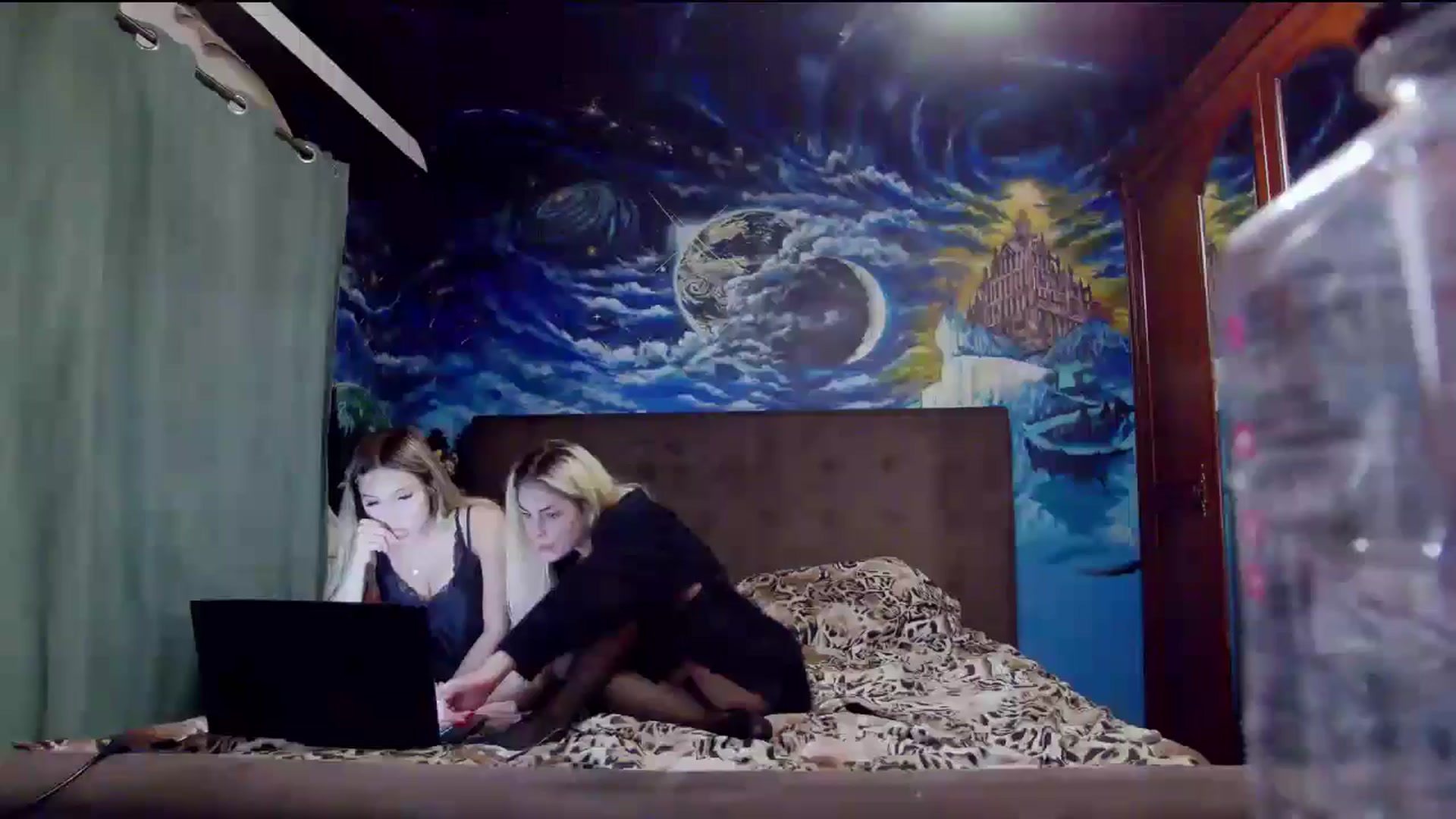 Gallery image thumbnail from Amazingbody's myfreecams stream on, 10/17/2025, 20:36 image 18 of 20