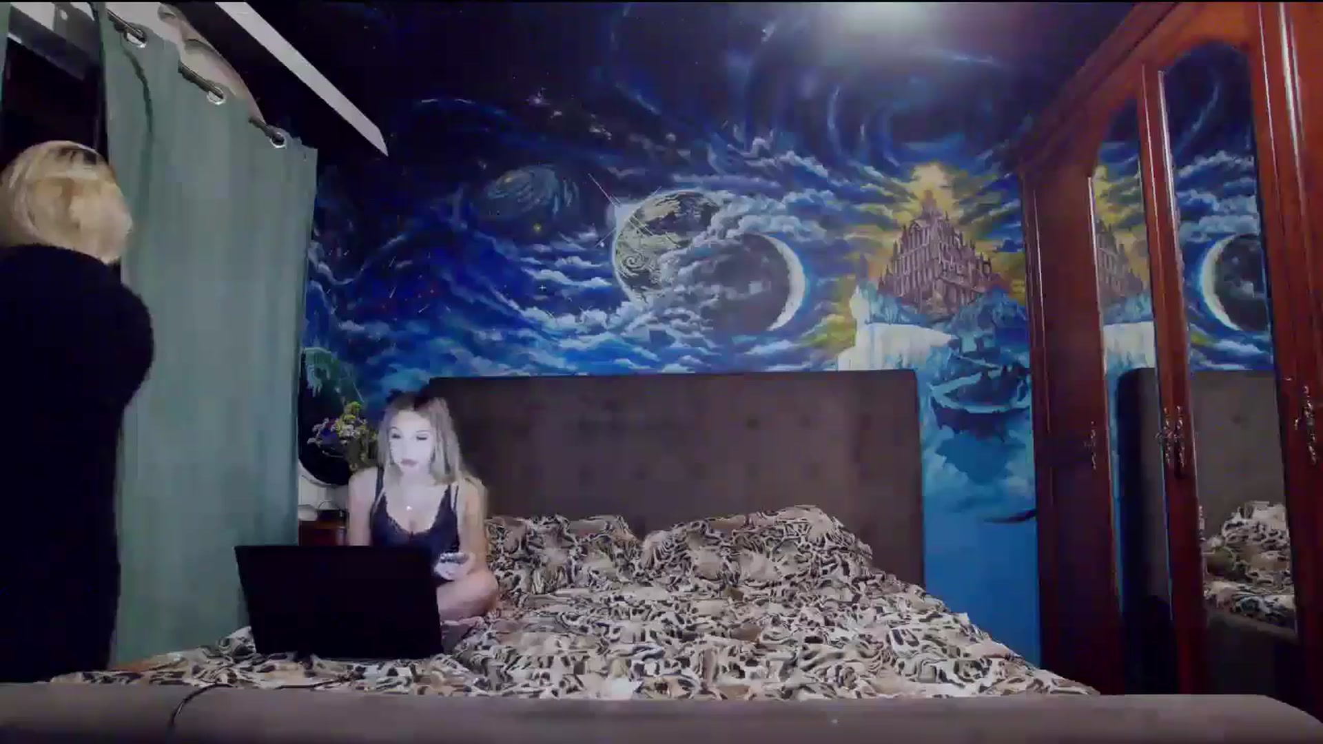 Gallery image thumbnail from Amazingbody's myfreecams stream on, 10/17/2025, 21:01 image 9 of 20