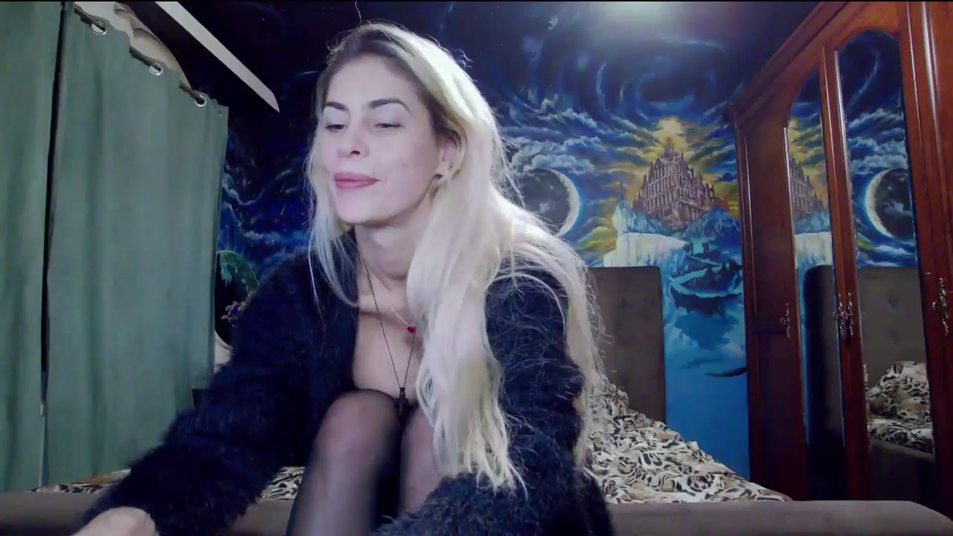 Gallery image thumbnail from Amazingbody's myfreecams stream on, 10/17/2025, 21:01 image 11 of 20