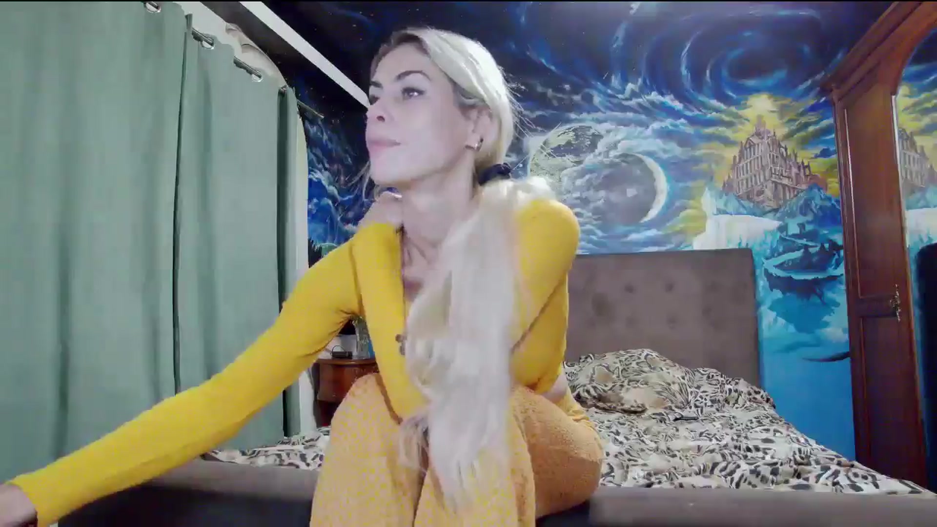 Gallery image thumbnail from Amazingbody's myfreecams stream on, 10/18/2025, 17:28 image 13 of 20