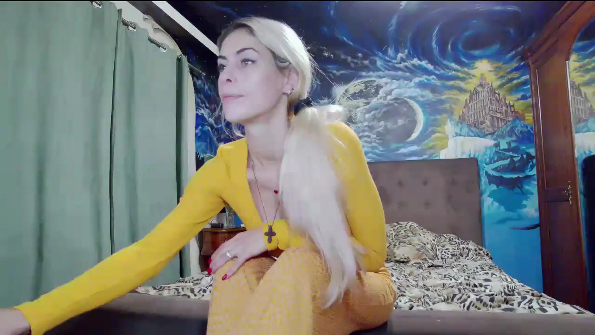 Gallery image thumbnail from Amazingbody's myfreecams stream on, 10/18/2025, 17:28 image 11 of 20