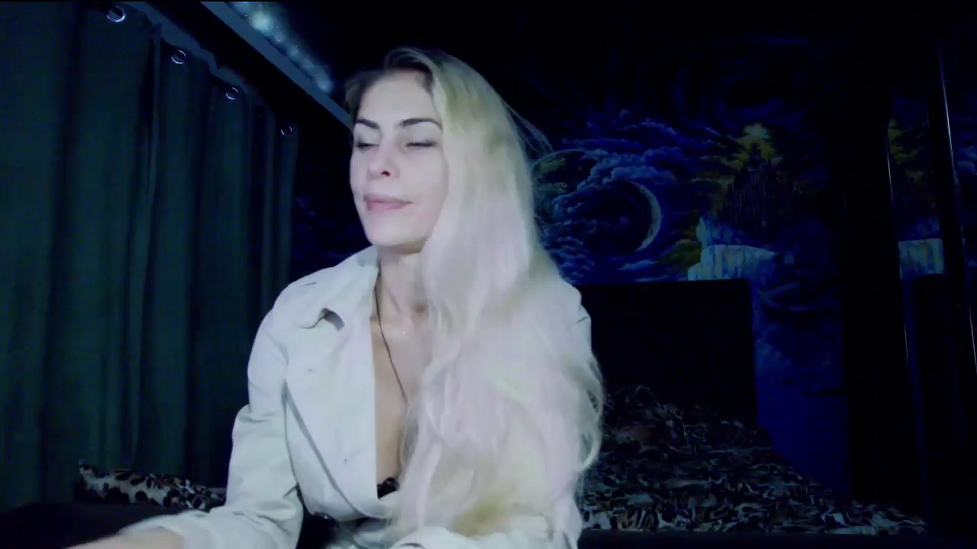 Gallery image thumbnail from Amazingbody's myfreecams stream on, 10/18/2025, 20:17 image 17 of 20