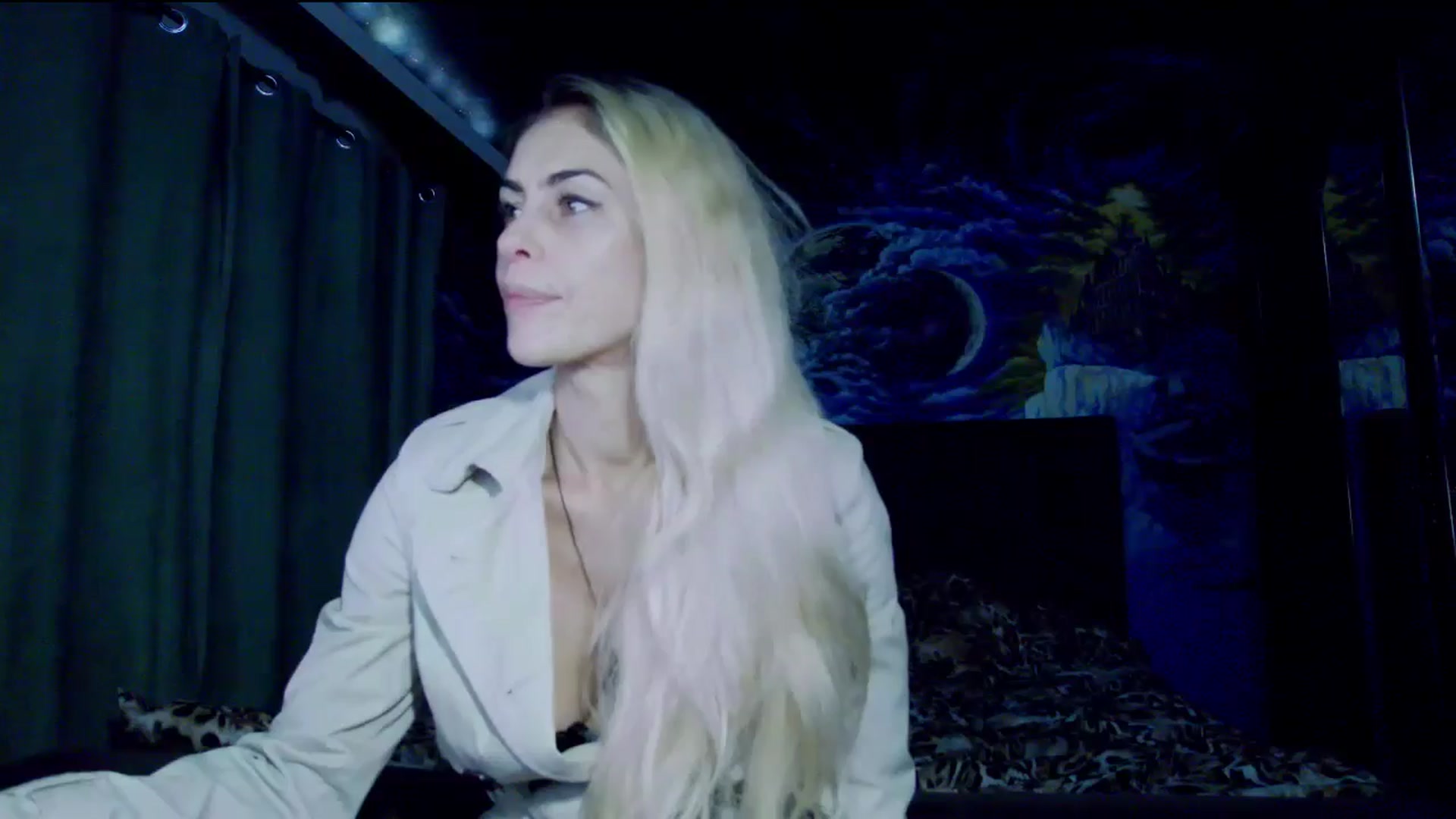 Gallery image thumbnail from Amazingbody's myfreecams stream on, 10/18/2025, 20:17 image 15 of 20