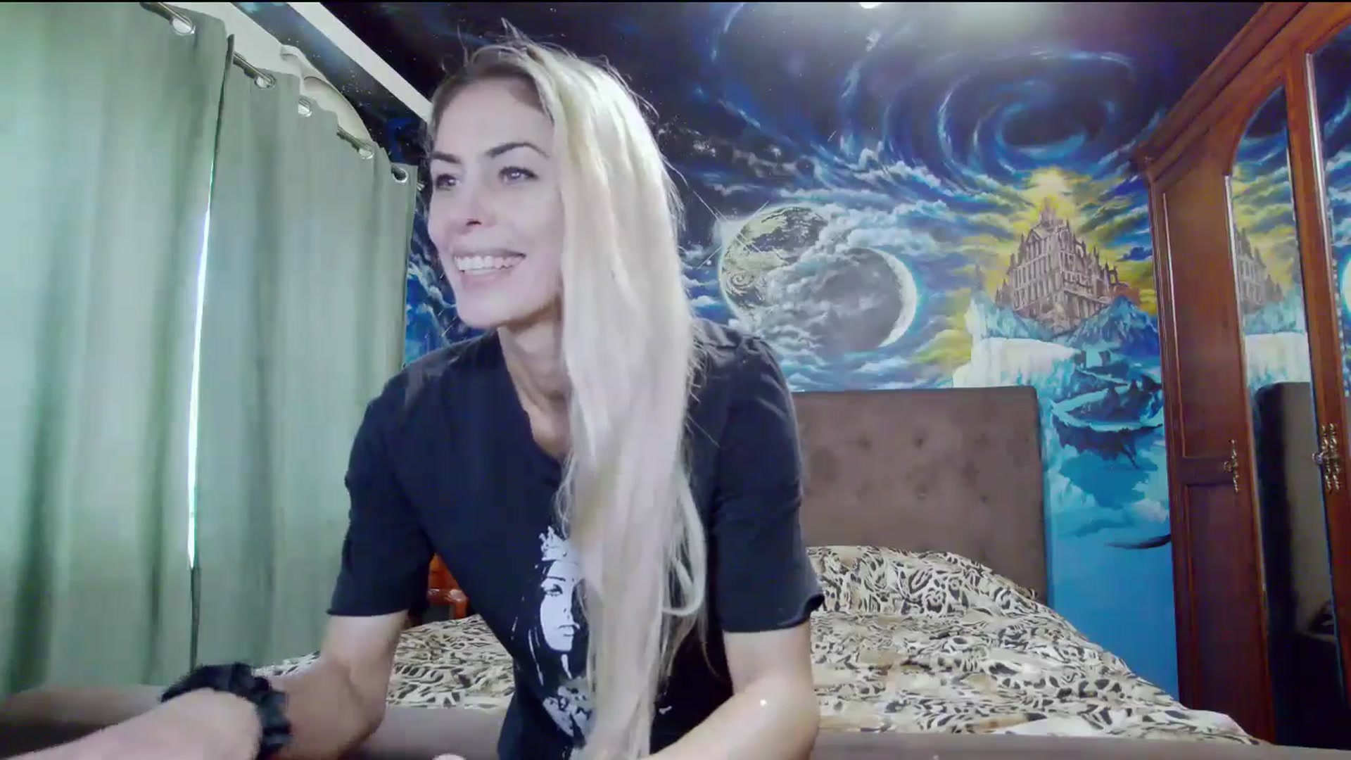Gallery image thumbnail from Amazingbody's myfreecams stream on, 10/19/2025, 14:22 image 12 of 20