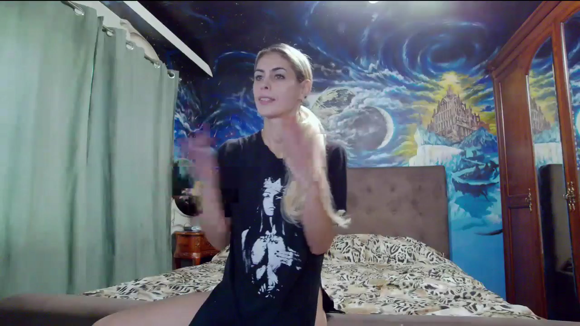 Gallery image thumbnail from Amazingbody's myfreecams stream on, 10/19/2025, 14:22 image 17 of 20