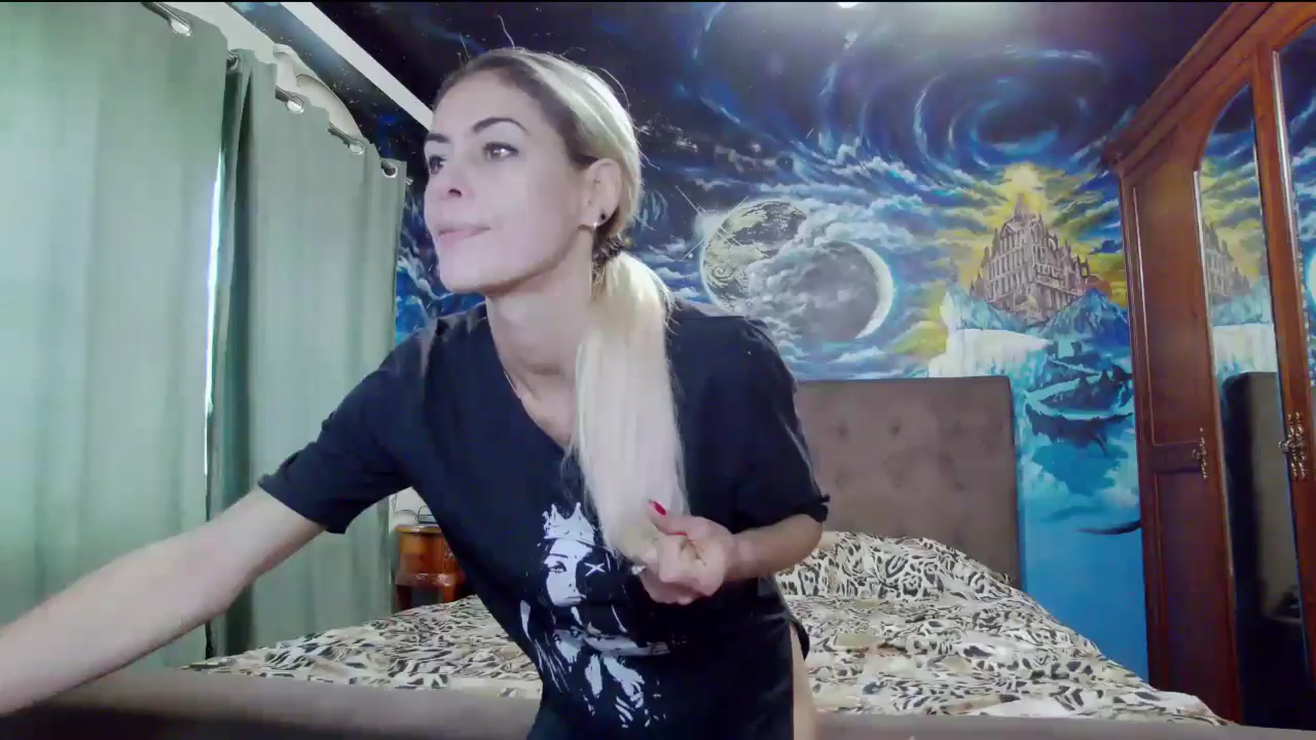Gallery image thumbnail from Amazingbody's myfreecams stream on, 10/19/2025, 14:22 image 7 of 20