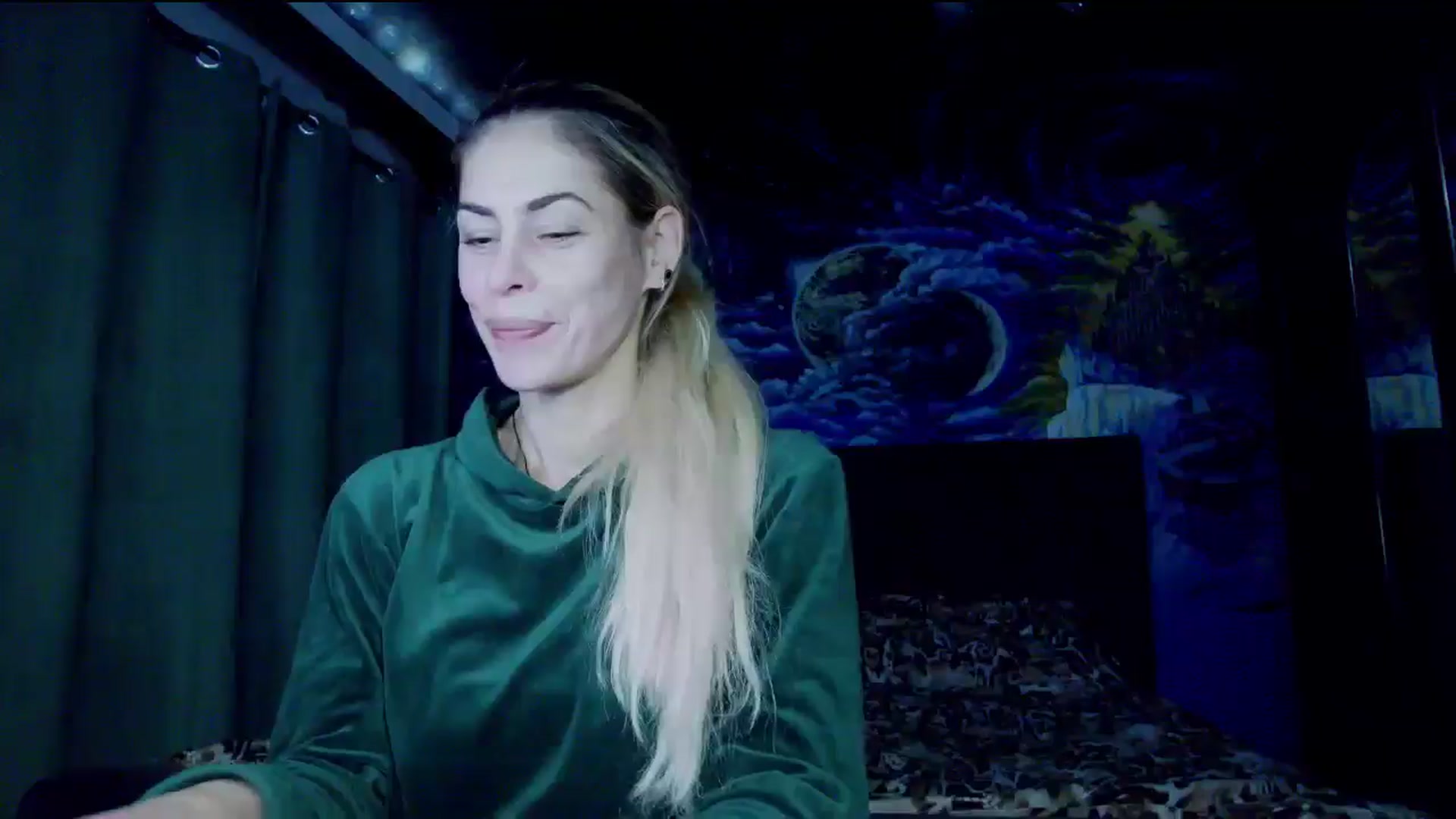 Gallery image thumbnail from Amazingbody's myfreecams stream on, 10/22/2025, 19:13 image 16 of 20