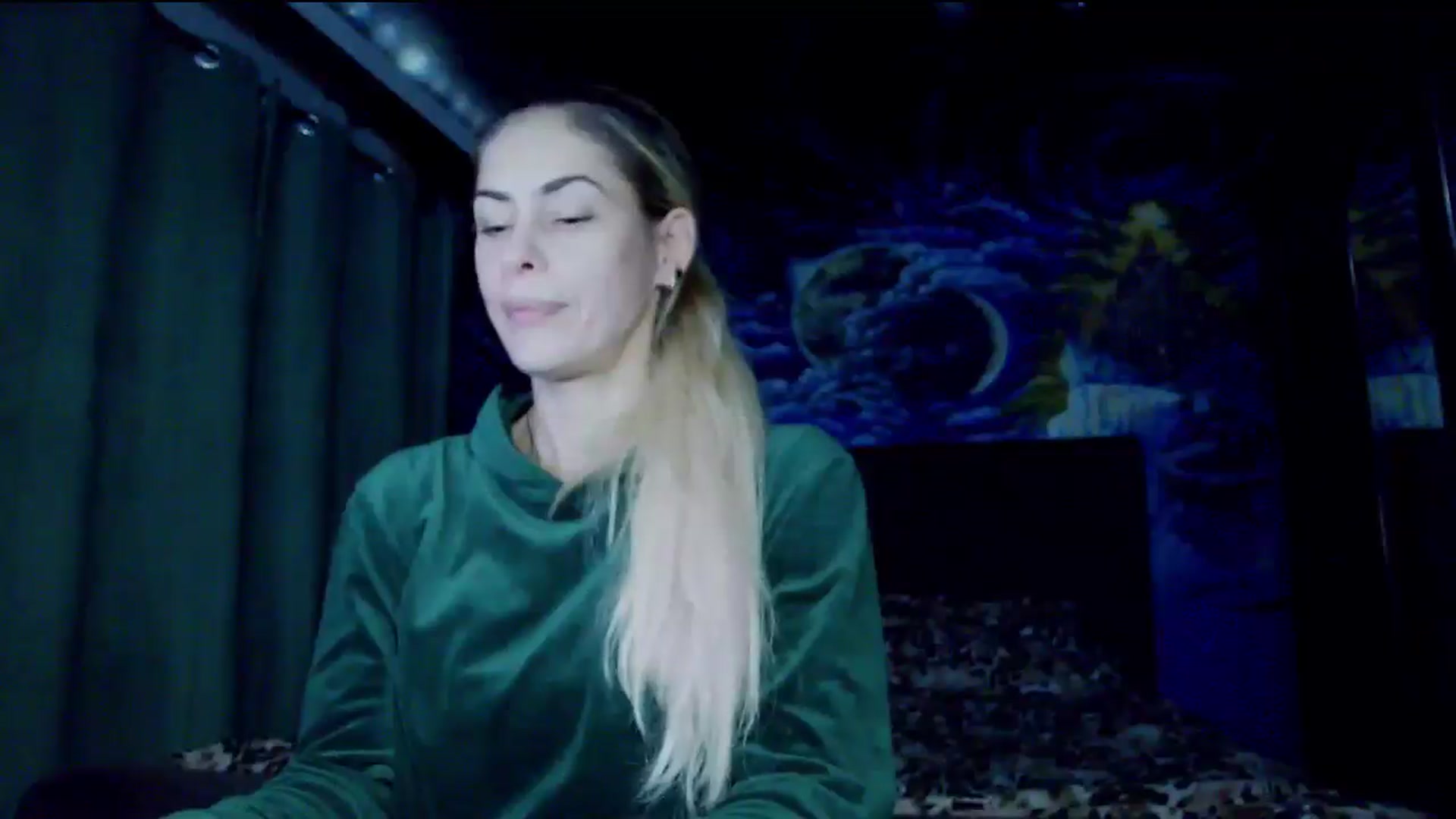 Gallery image thumbnail from Amazingbody's myfreecams stream on, 10/22/2025, 19:13 image 15 of 20
