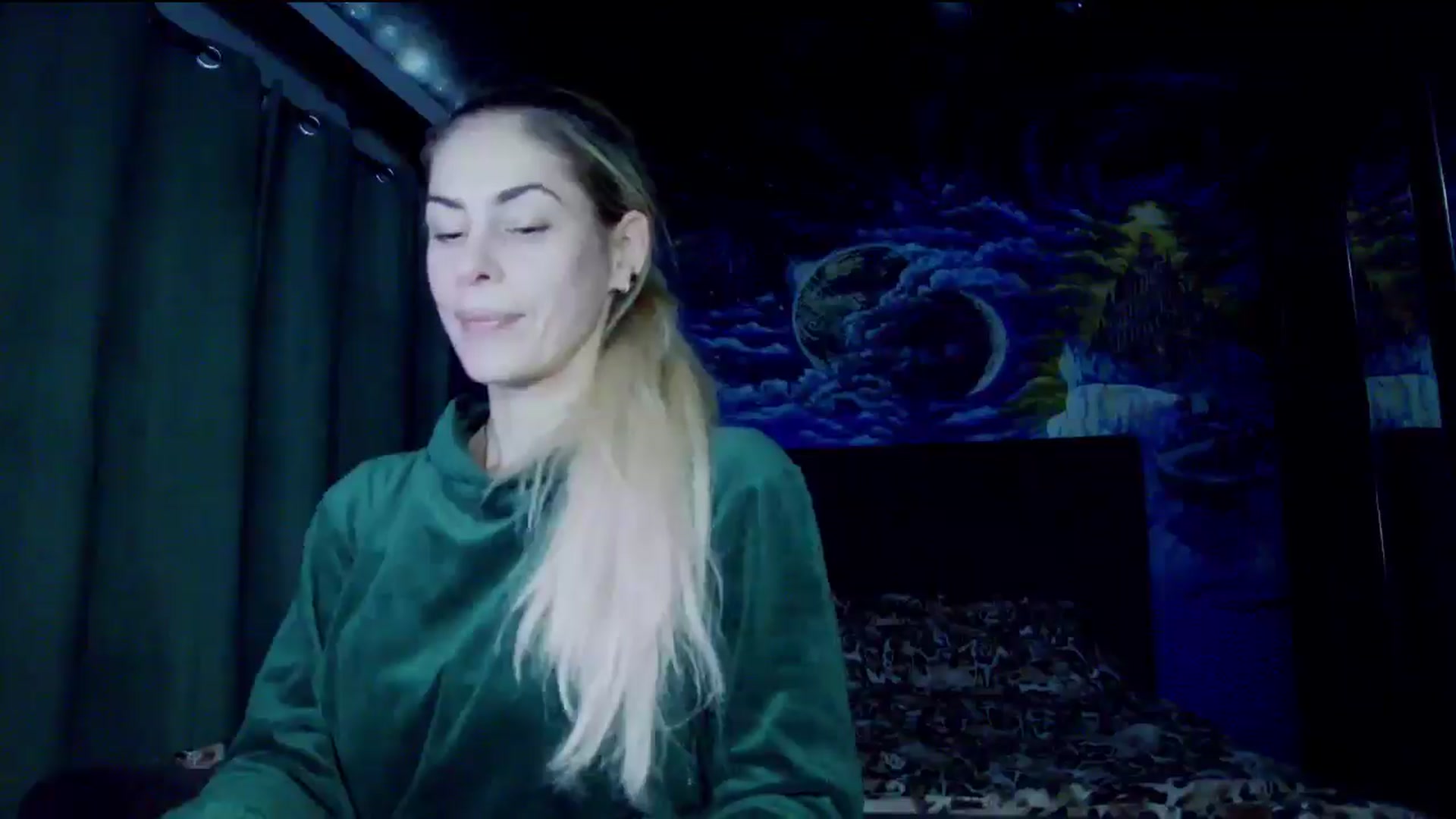 Gallery image thumbnail from Amazingbody's myfreecams stream on, 10/22/2025, 19:13 image 17 of 20