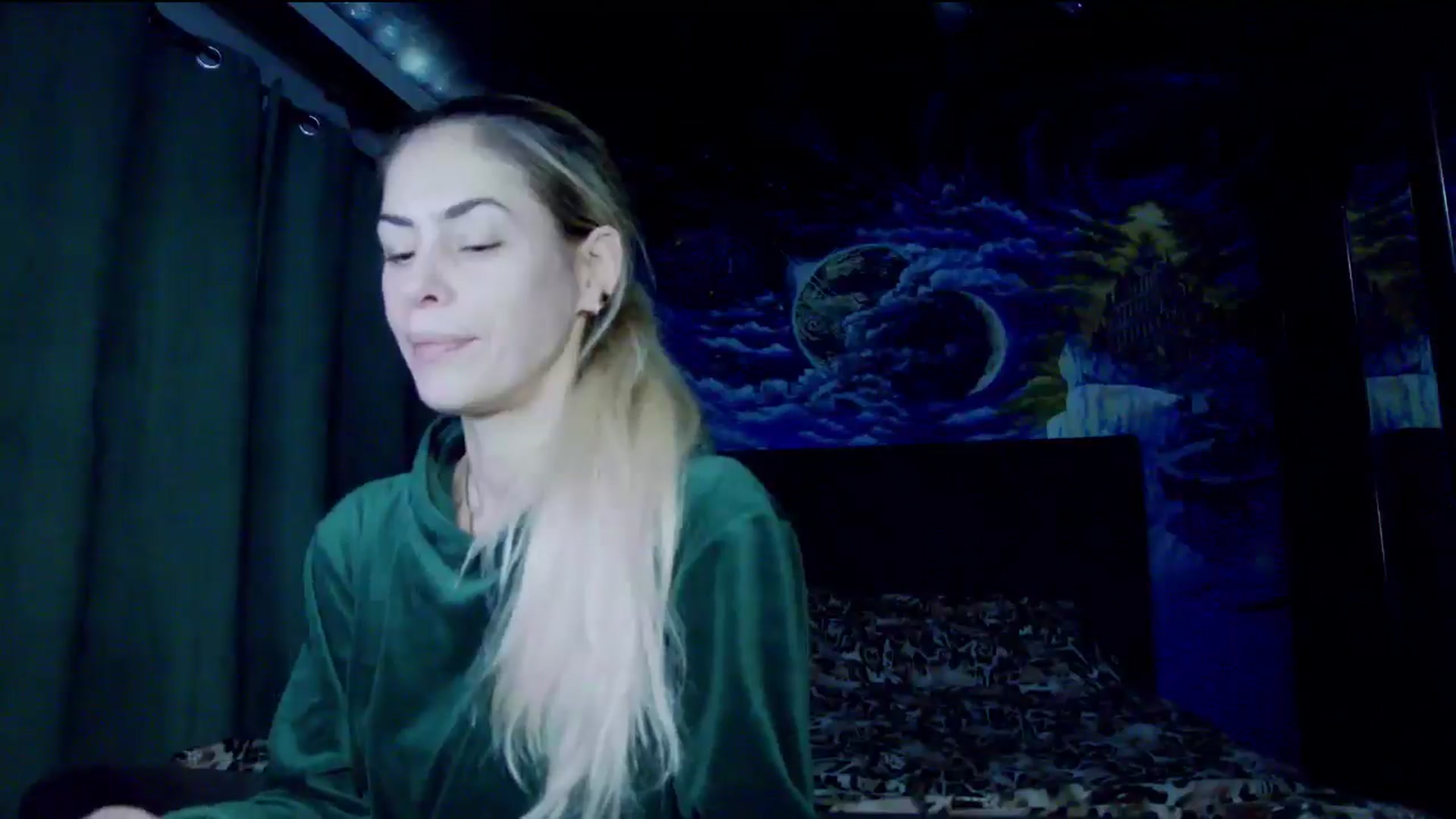 Gallery image thumbnail from Amazingbody's myfreecams stream on, 10/22/2025, 19:13 image 18 of 20