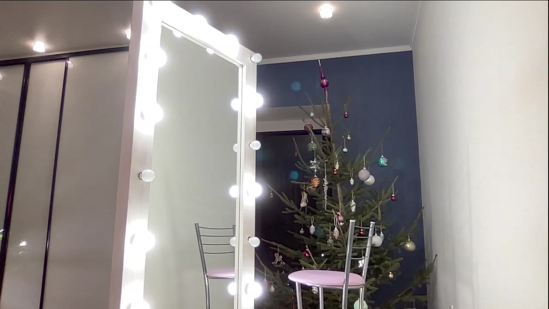 Gallery image thumbnail from AmazingkellyX's myfreecams stream on, 01/05/2023, 12:48 image 12 of 20