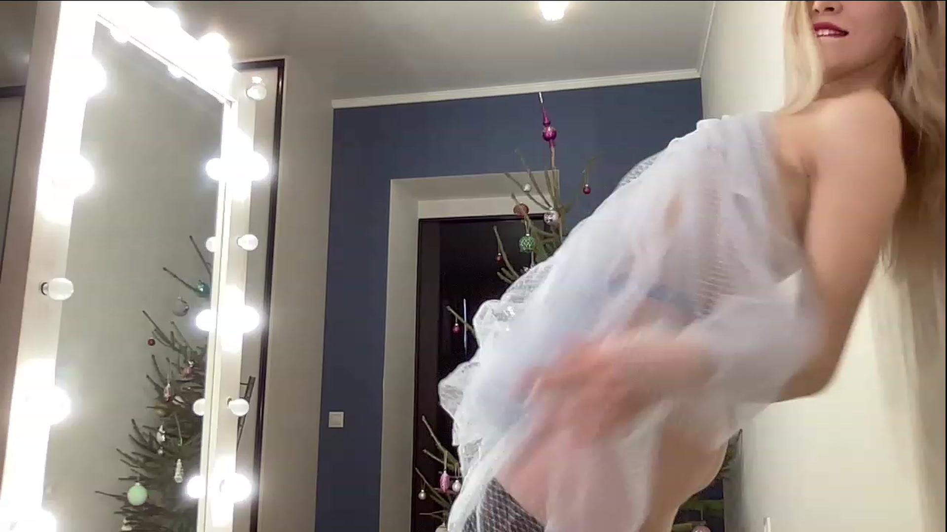 Gallery image thumbnail from AmazingkellyX's myfreecams stream on, 01/05/2023, 12:48 image 4 of 20