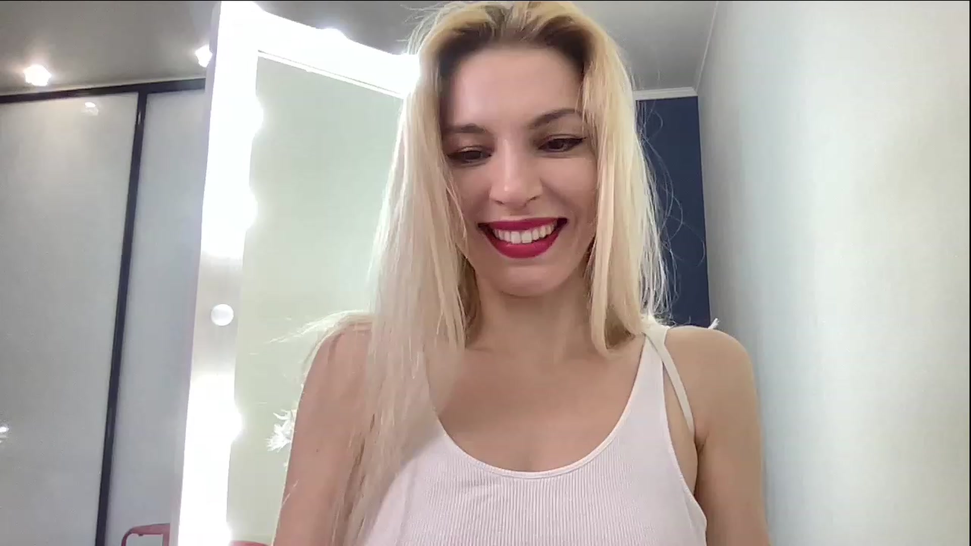 Gallery image thumbnail from AmazingkellyX's myfreecams stream on, 01/12/2023, 08:06 image 5 of 20