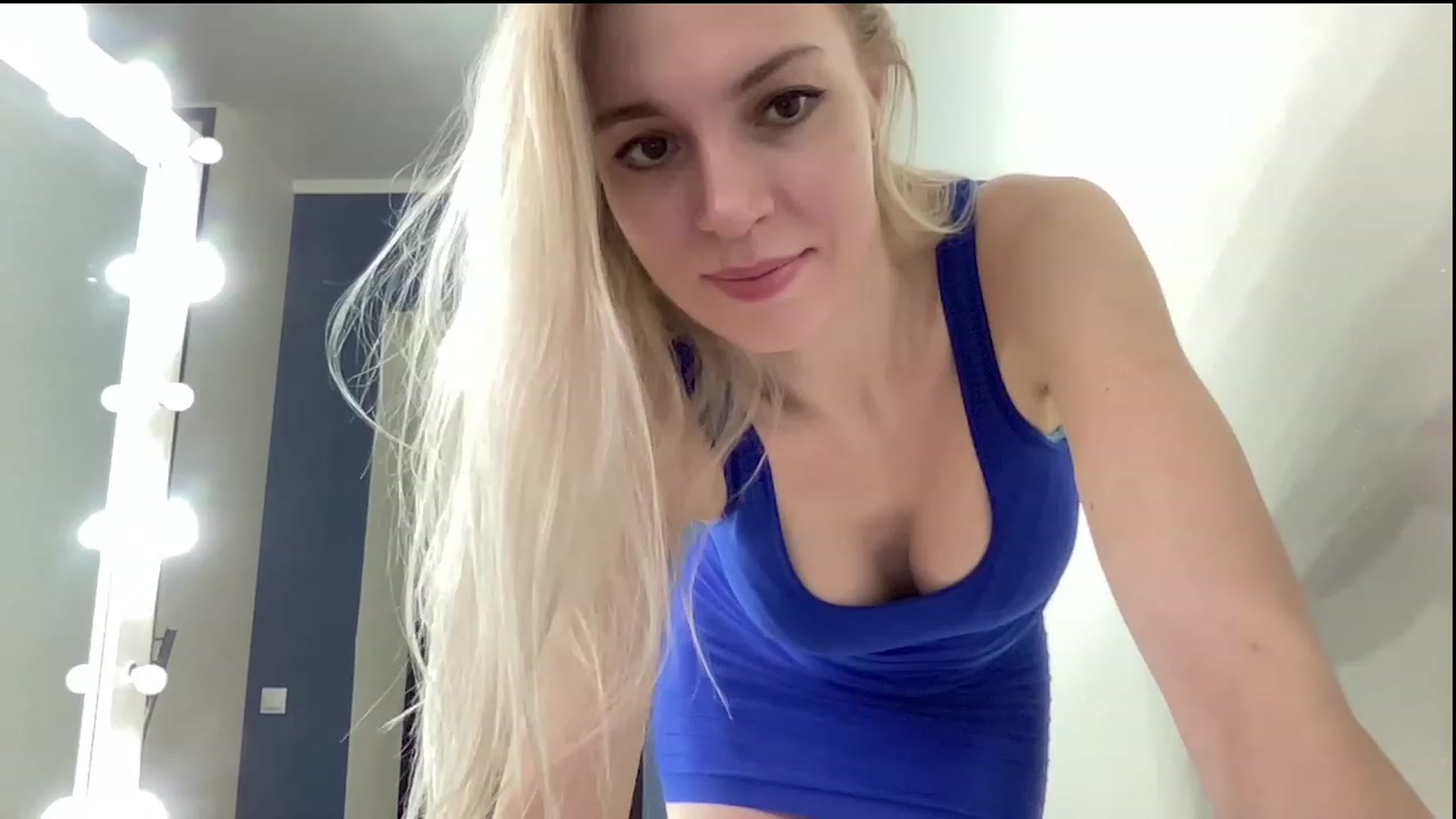 Gallery image thumbnail from AmazingkellyX's myfreecams stream on, 01/19/2023, 10:40 image 13 of 20