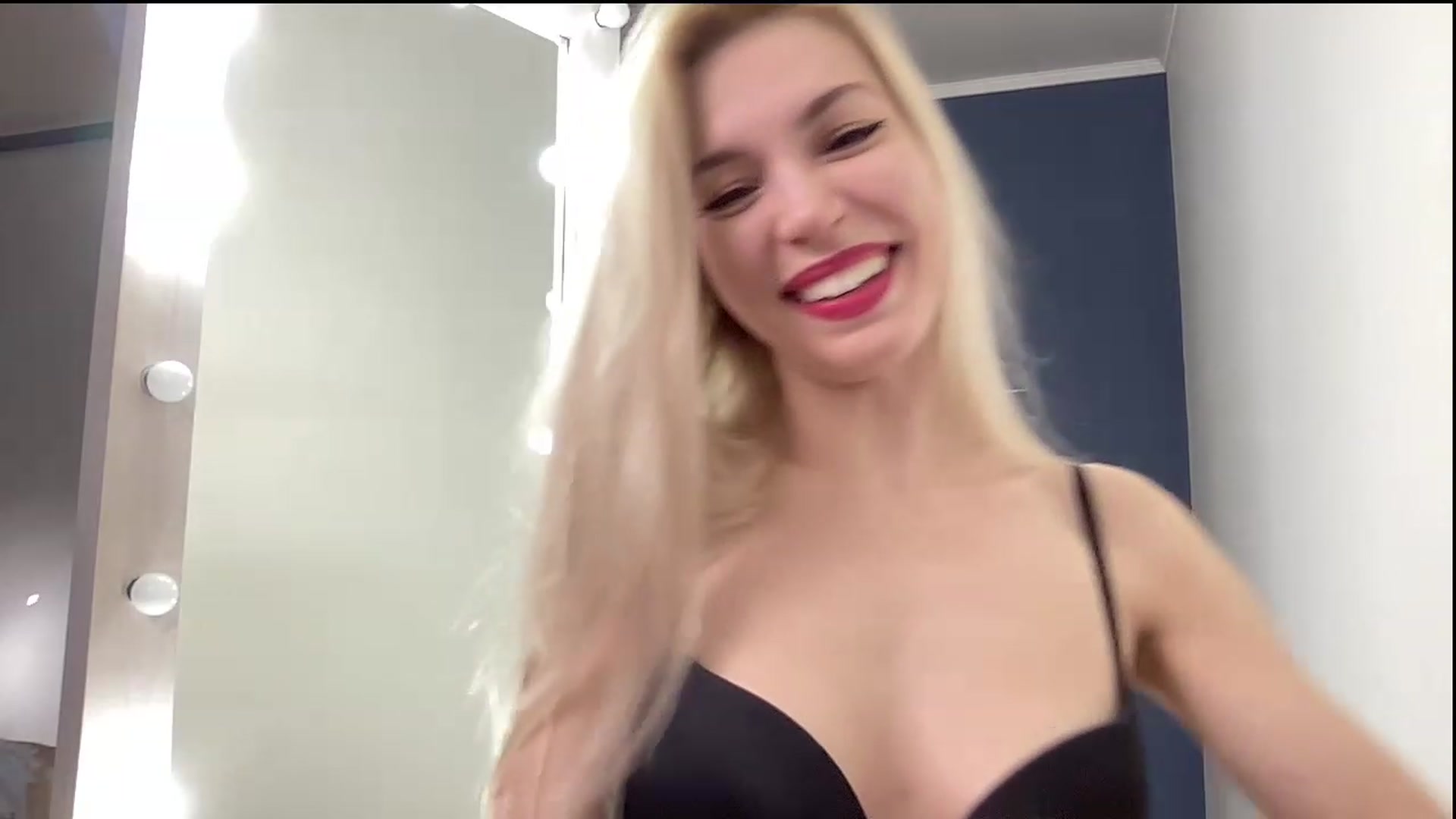 Gallery image thumbnail from AmazingkellyX's myfreecams stream on, 02/01/2023, 11:19 image 14 of 20